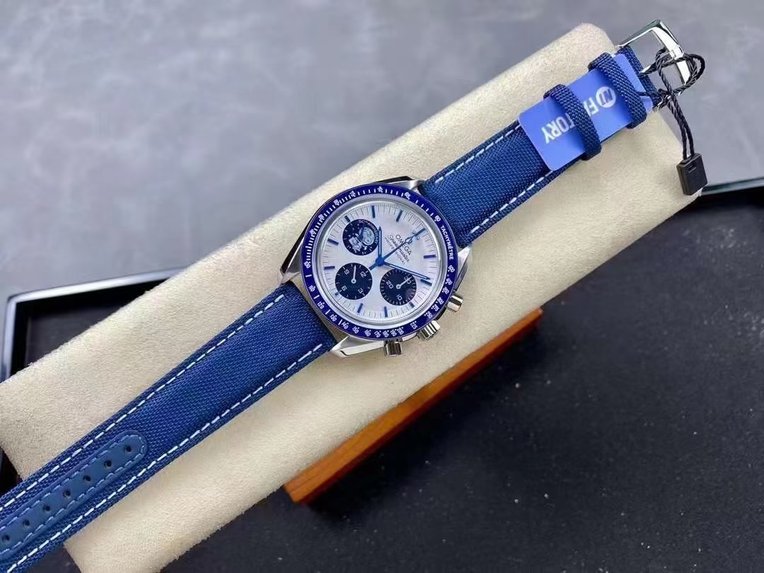 🕹️ Omega THE SPEEDMASTER “SILVER SNOOPY AWARD” 50TH ANNIVERSARY (1:1) Grade - Image 3