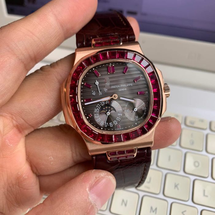 Patek Philippe Nautilus Complications – Ruby Set Rose Gold Edition (1:1)