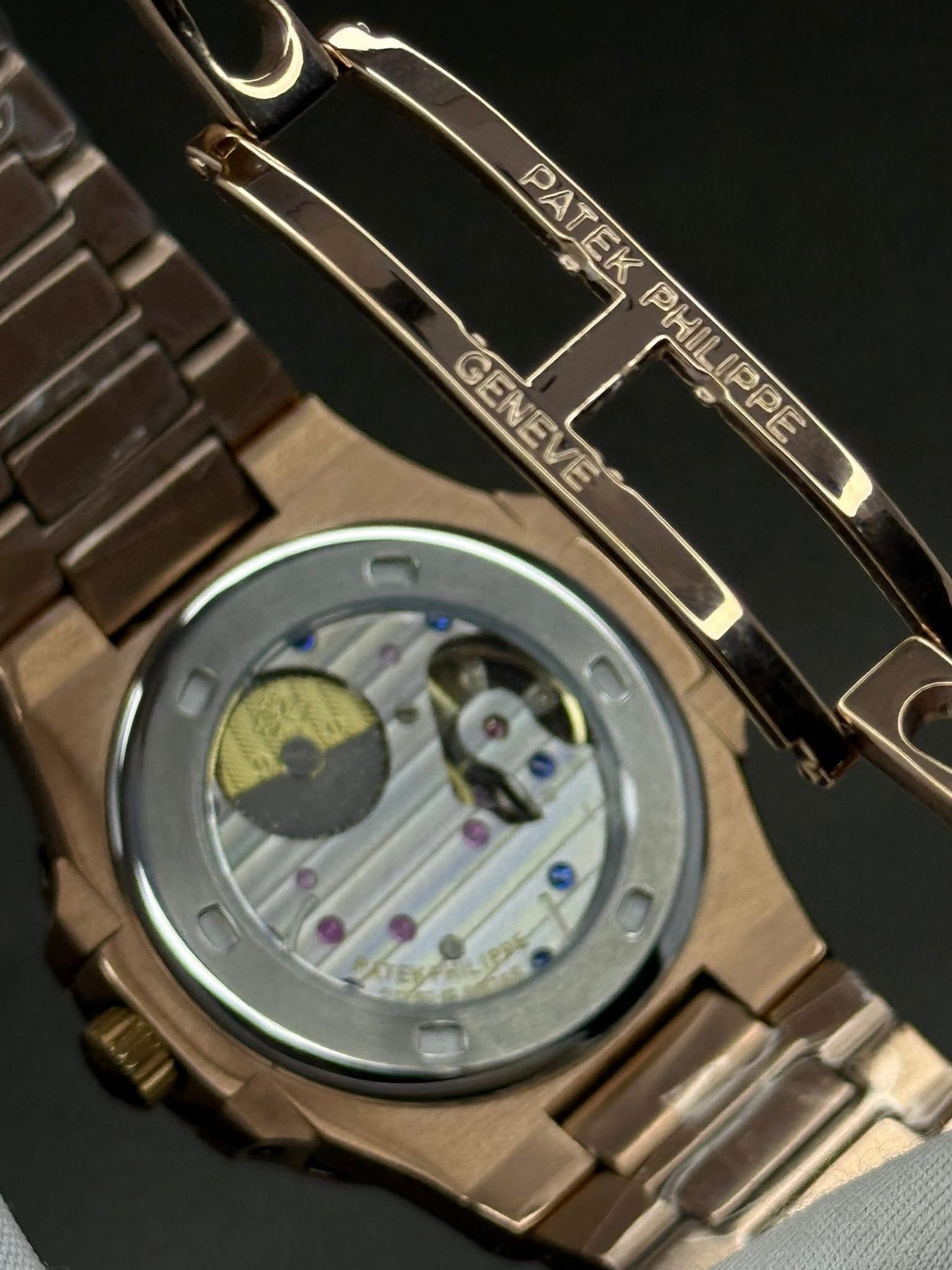 Patek Philippe Nautilus 5712/1R-001 – Master Grade (Rose Gold) - Image 3