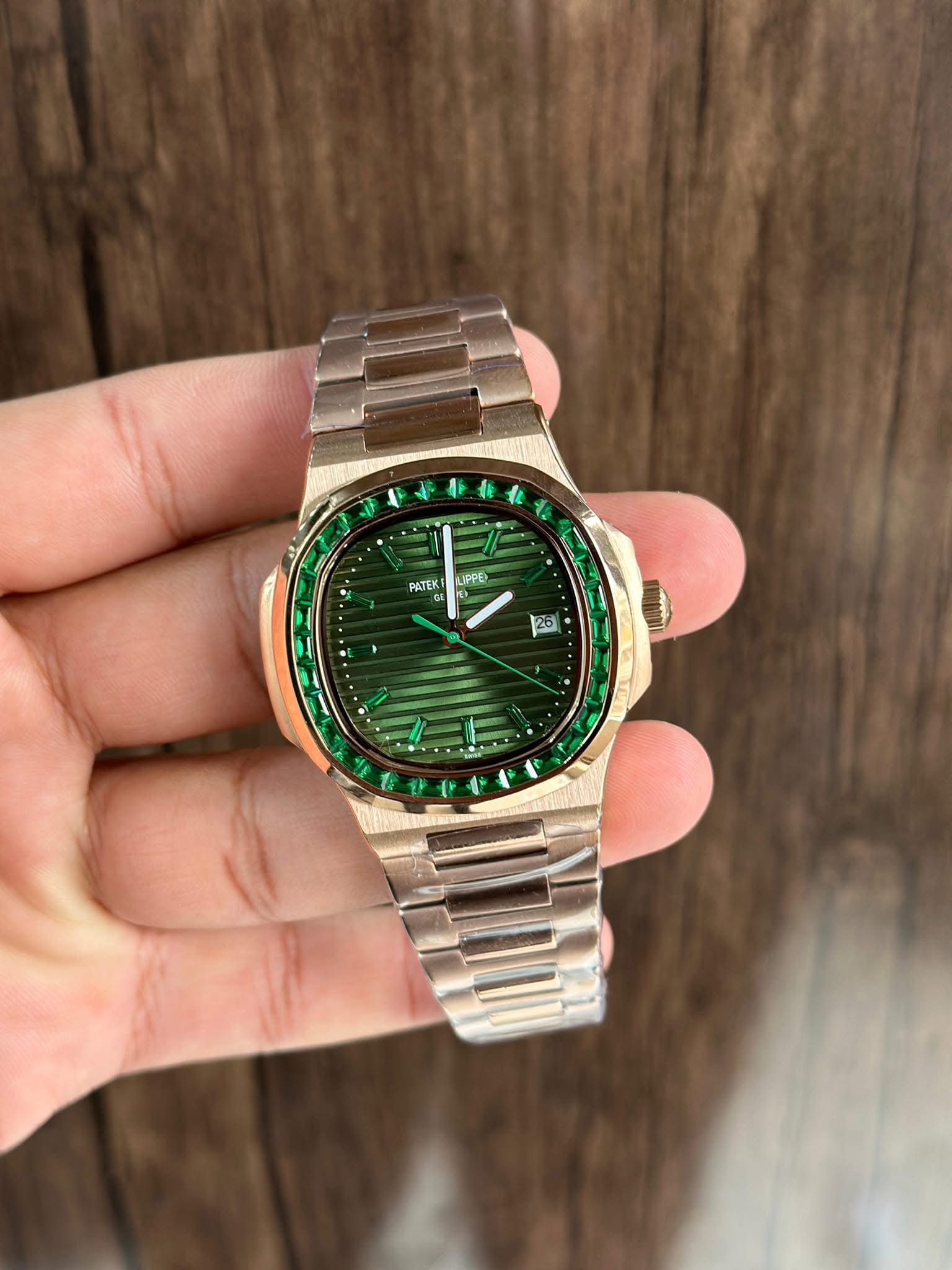 Patek Philippe Nautilus 5711/113P-001 – Green Emerald Bezel (Euro Grade)