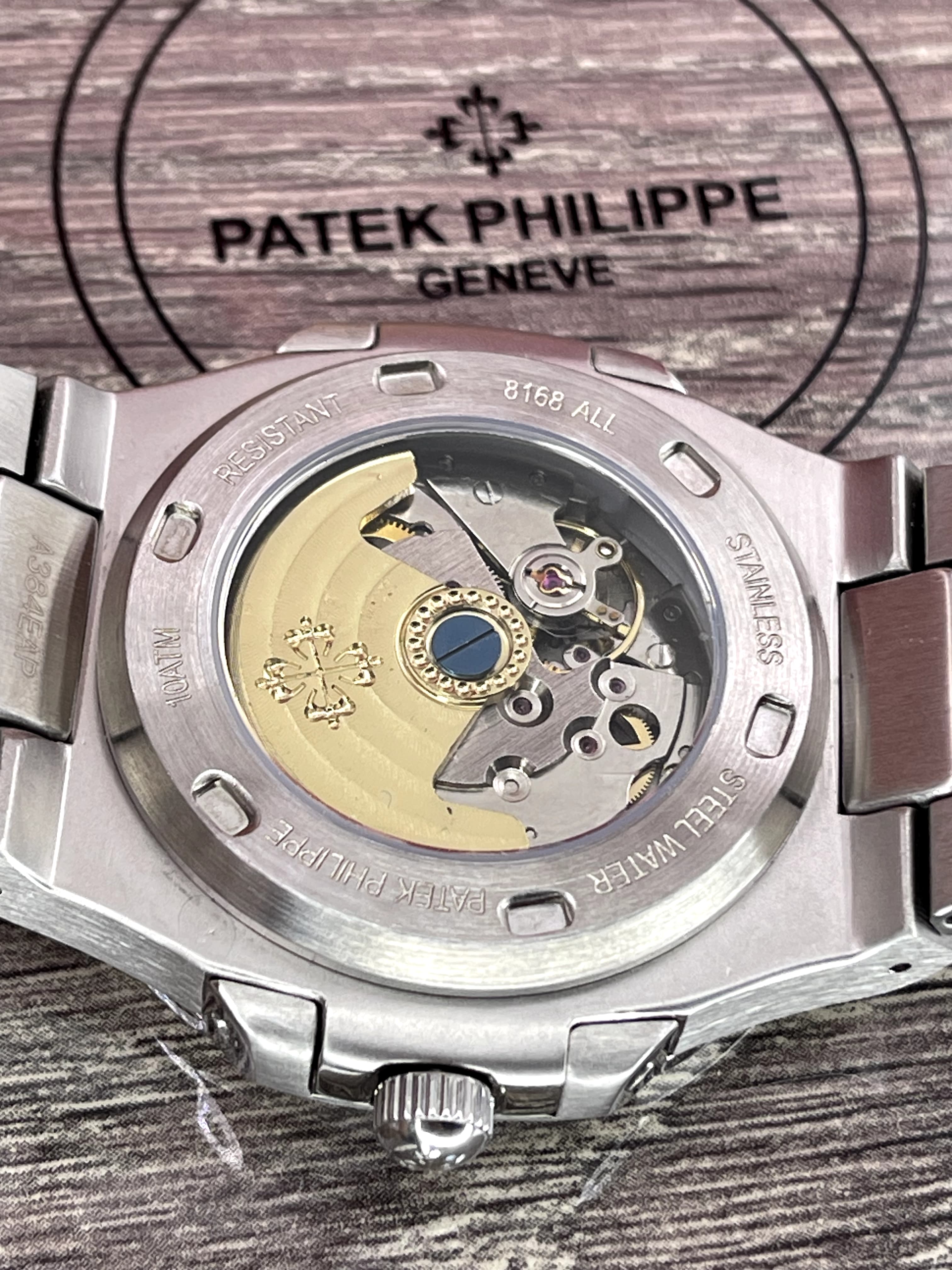 Patek Philippe Nautilus 5711 Ultra-Thin – Tiffany Blue Dial - Euro Grade Replica - Image 5