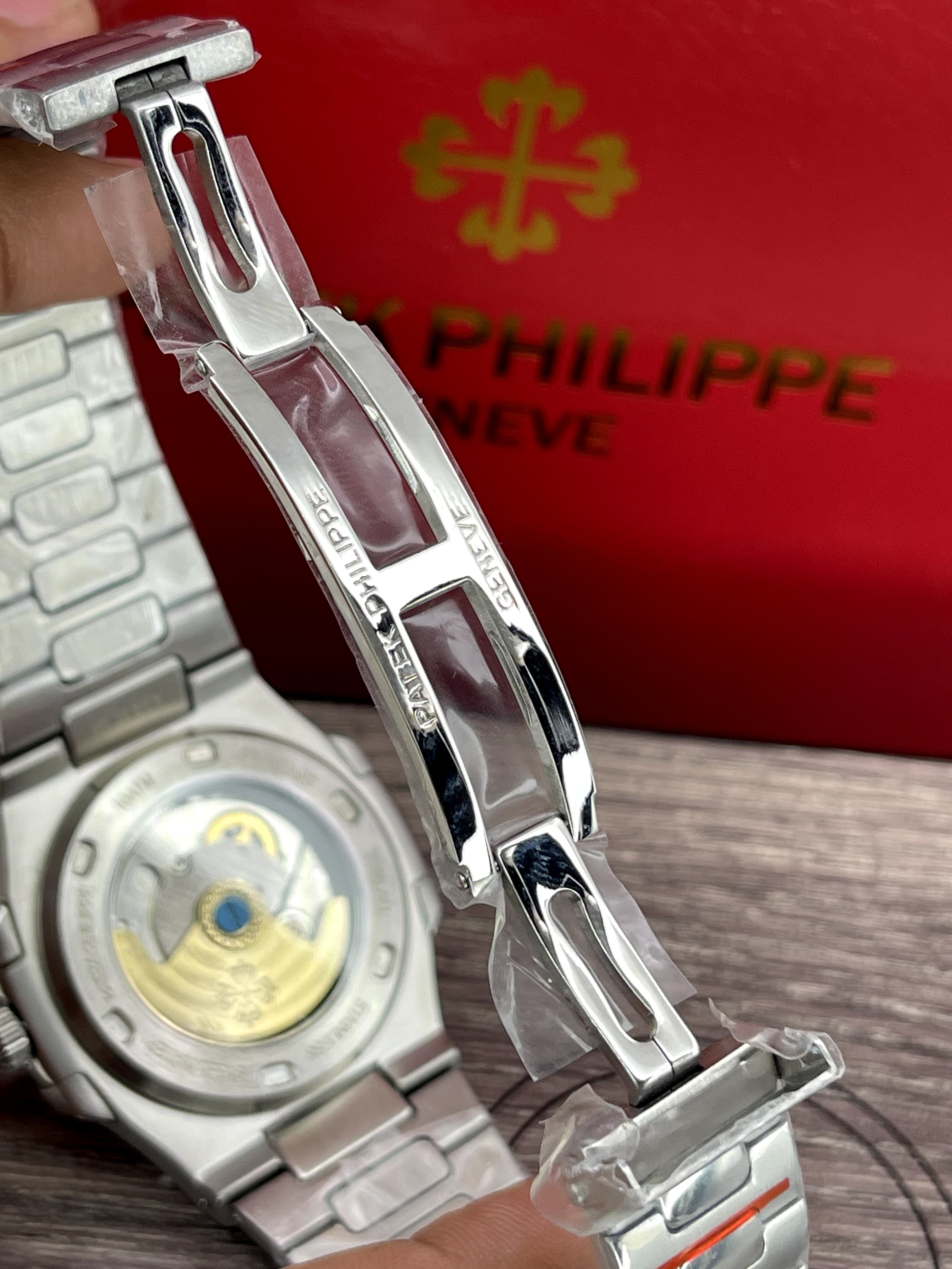 Patek Philippe Nautilus 5711 Ultra-Thin – Tiffany Blue Dial - Euro Grade Replica - Image 3