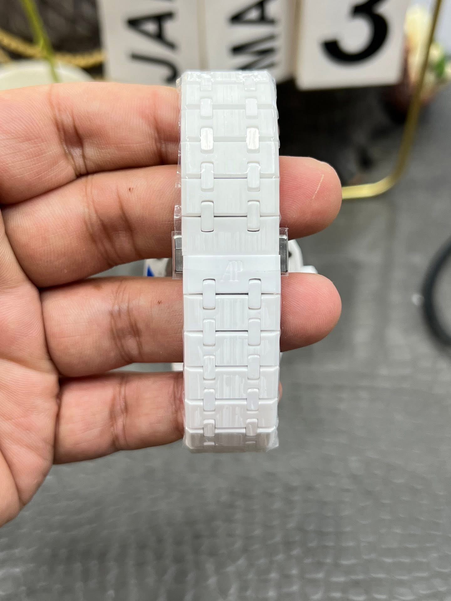 Audemars Piguet Royal Oak Ceramic | Swiss 1:1 Grade - Image 9