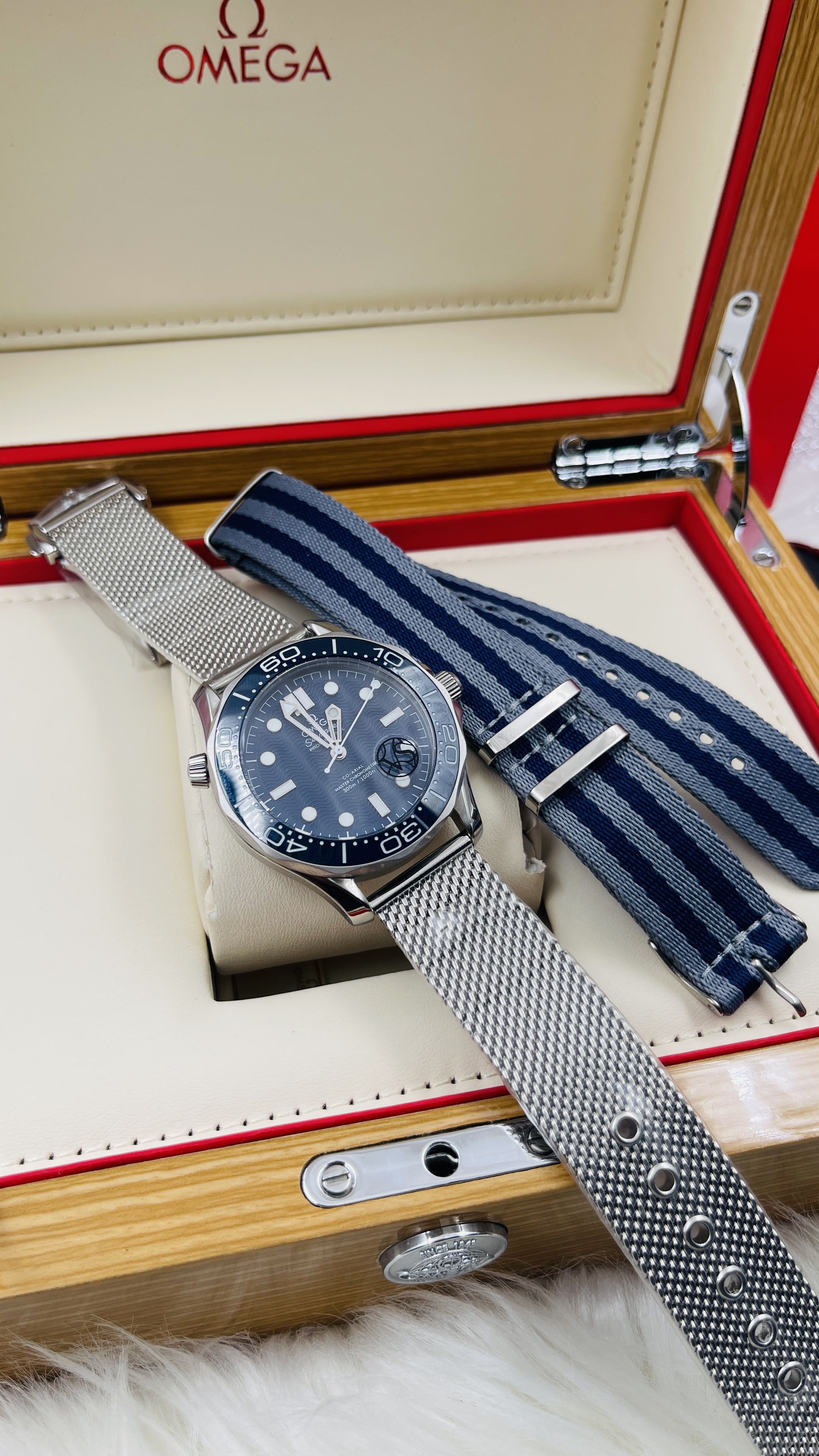 Omega Seamaster Diver 300M – 007 James Bond 60th Anniversary Edition Swiss 1:1 Grade Reference No.: 210.30.42.20.03.002 - Image 12