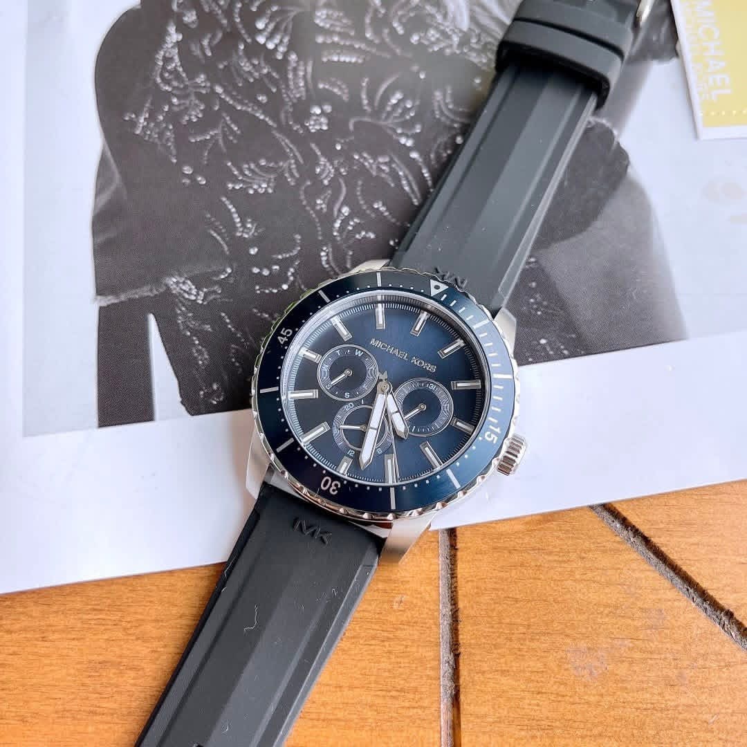 Michael Kors Cunningham Authentic Multifunction Watch – Navy Dial with Black Silicone Strap - Image 4