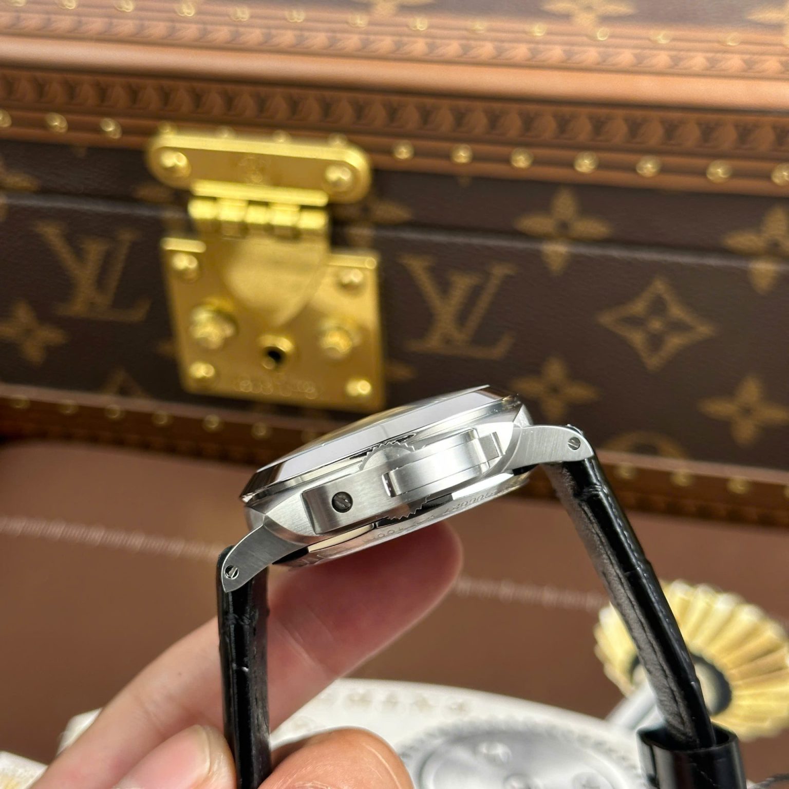 Panerai Luminor Quaranta PAM1365 Black Dial Leather Strap Swiss 1:1 Grade Watch - Image 7