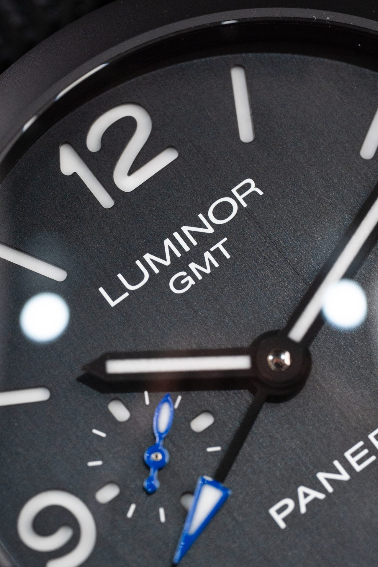 Panerai Luminor GMT PAM1176 Carbon Fabric Strap Swiss 1:1 Grade Watch - Image 2