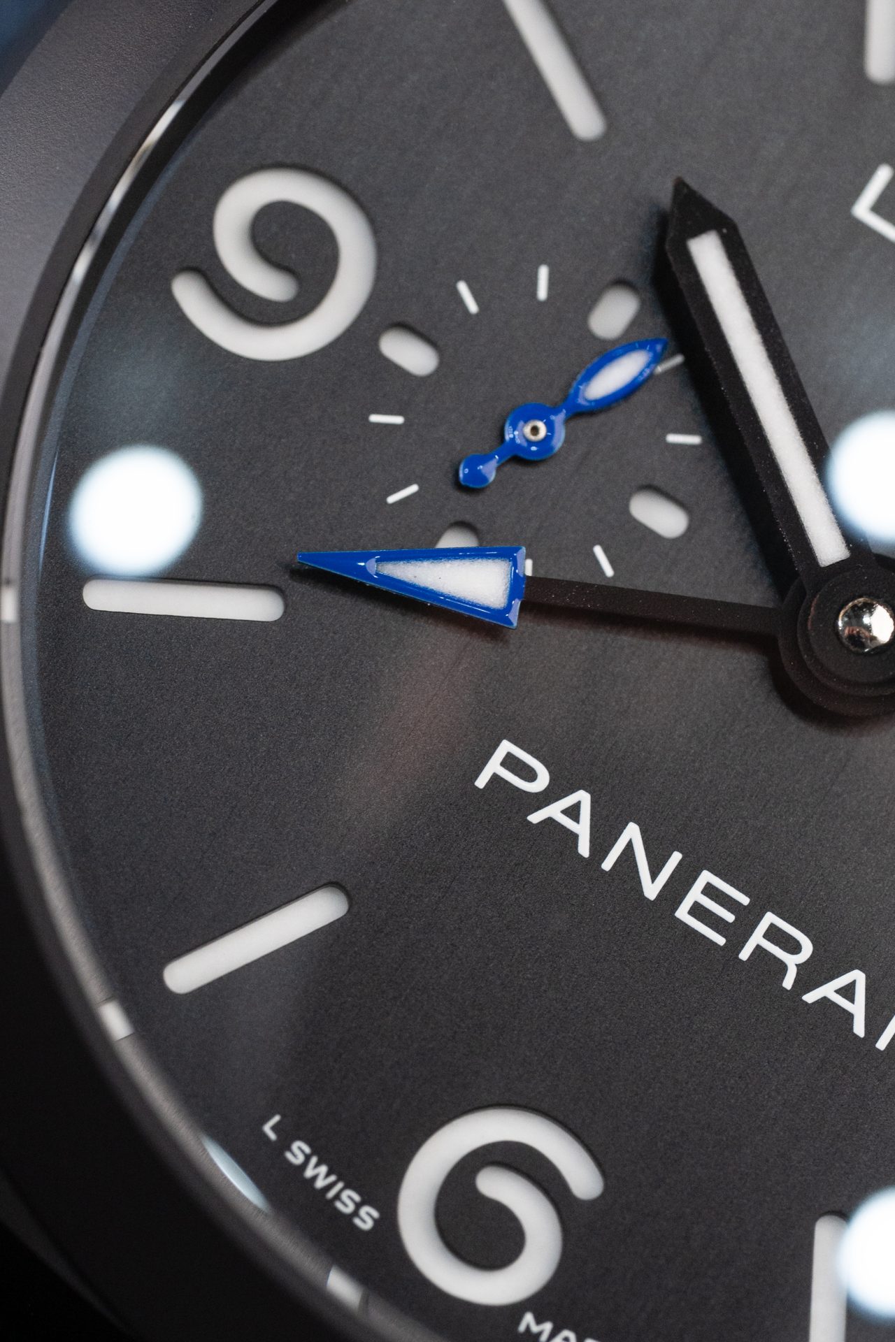 Panerai Luminor GMT PAM1176 Carbon Fabric Strap Swiss 1:1 Grade Watch - Image 5