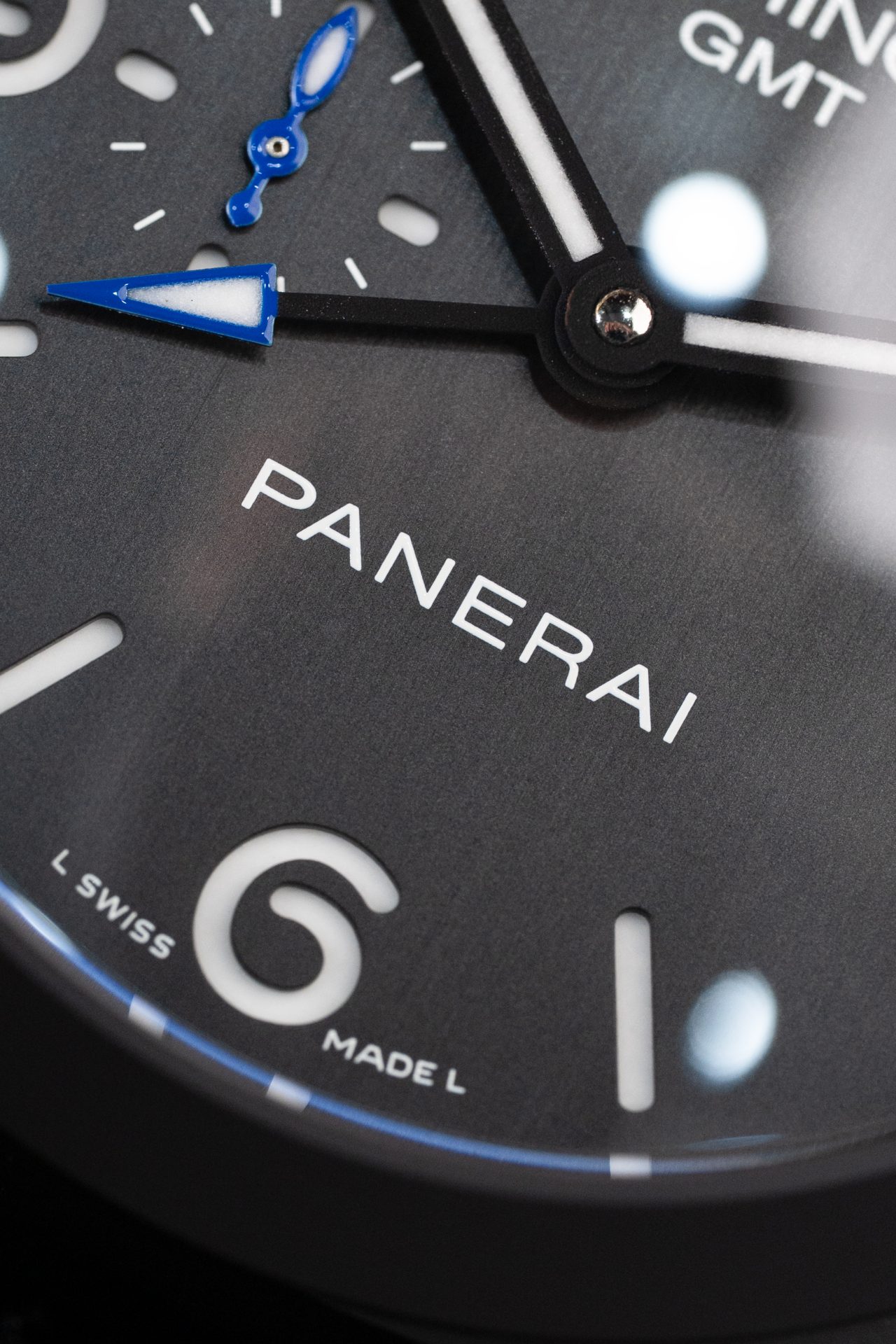 Panerai Luminor GMT PAM1176 Carbon Fabric Strap Swiss 1:1 Grade Watch - Image 8
