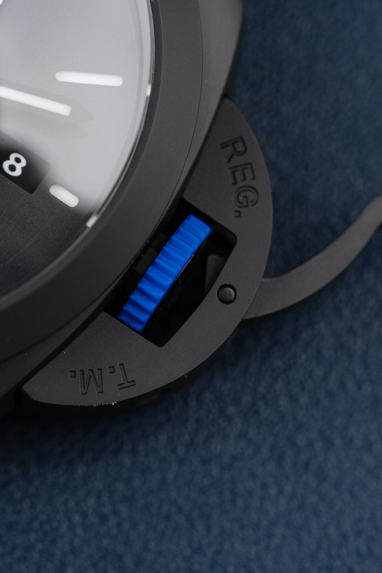 Panerai Luminor GMT PAM1176 Carbon Fabric Strap Swiss 1:1 Grade Watch - Image 11