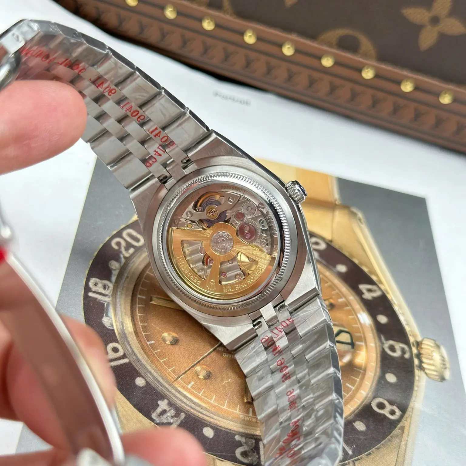 Rolex Land-Dweller 127236 Ice Blue Dial Honeycomb Pattern Swiss 1:1 Grade Watch - Image 6