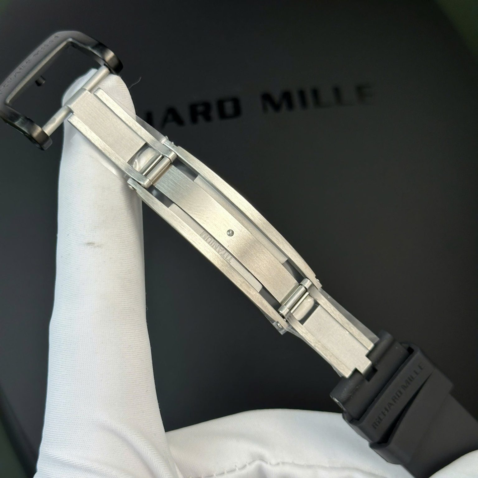 Richard Mille RM12-01 Tourbillon Carbon Swiss 1:1 Grade Watch - Image 15