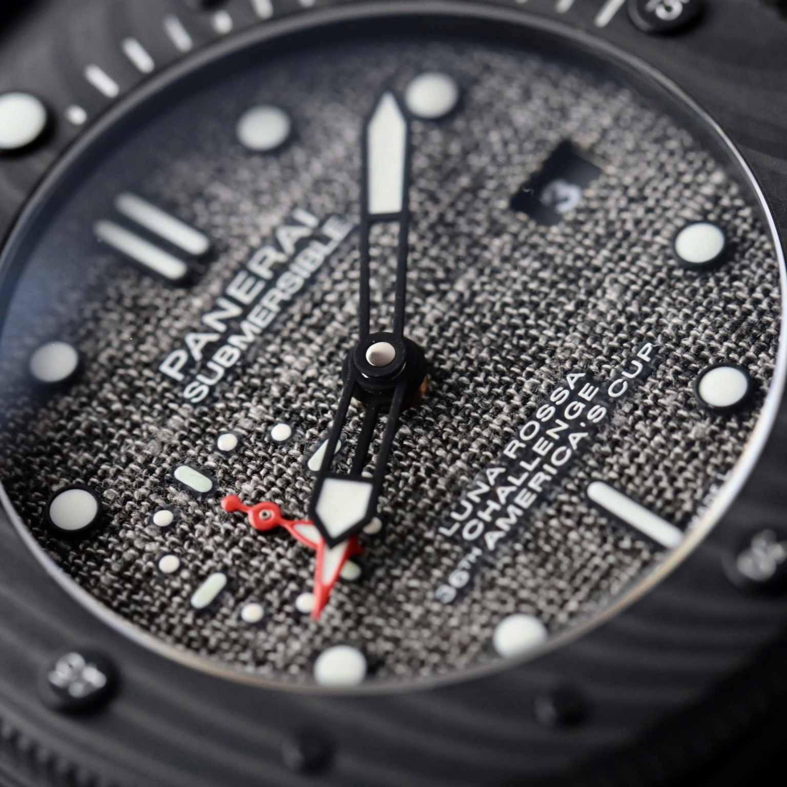 Panerai Submersible Luna Rossa PAM01039 Carbotech Swiss 1:1 Grade Watch - Image 4