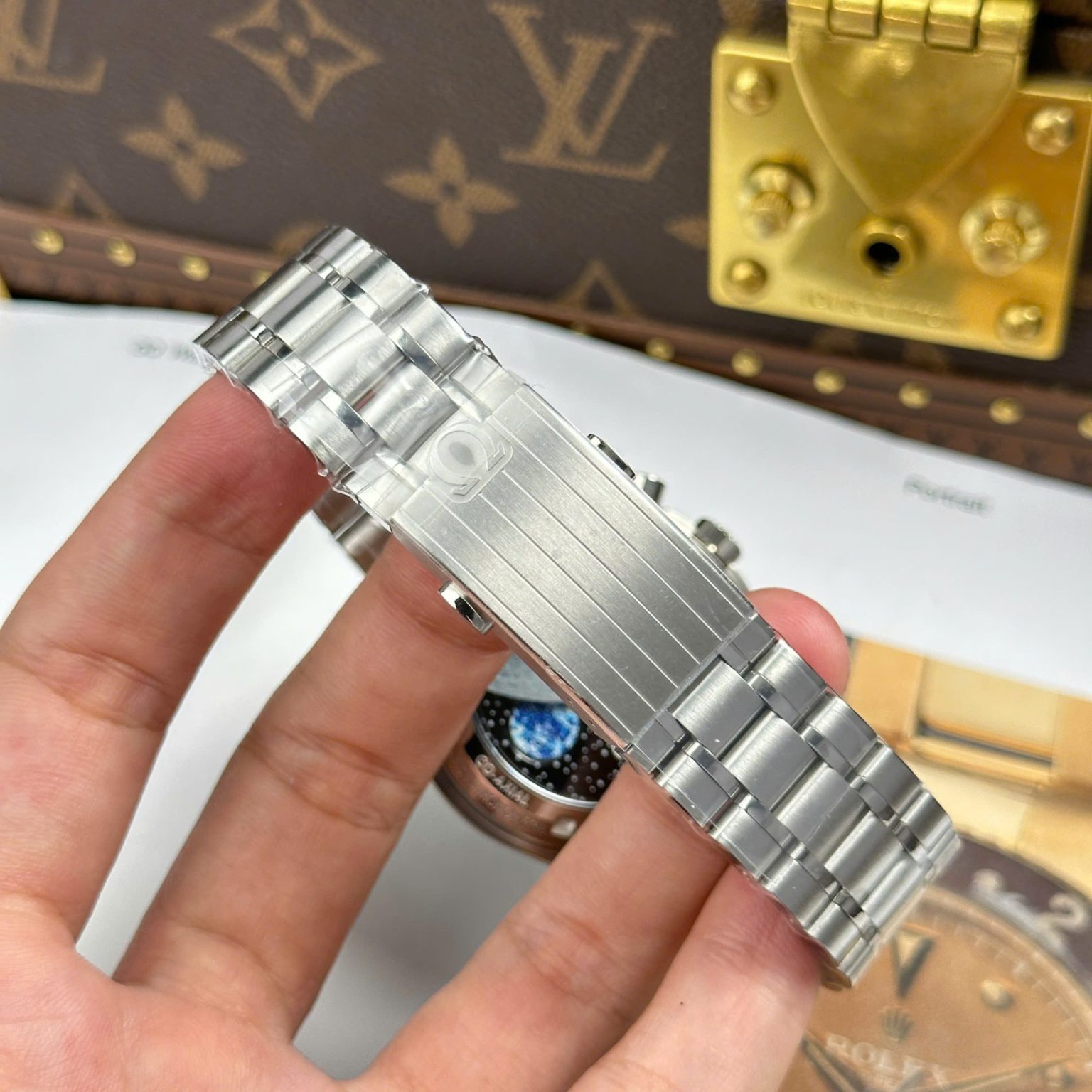 Omega Speedmaster Silver Snoopy 50th Anniversary Swiss 1:1 Grade Watch - Image 11