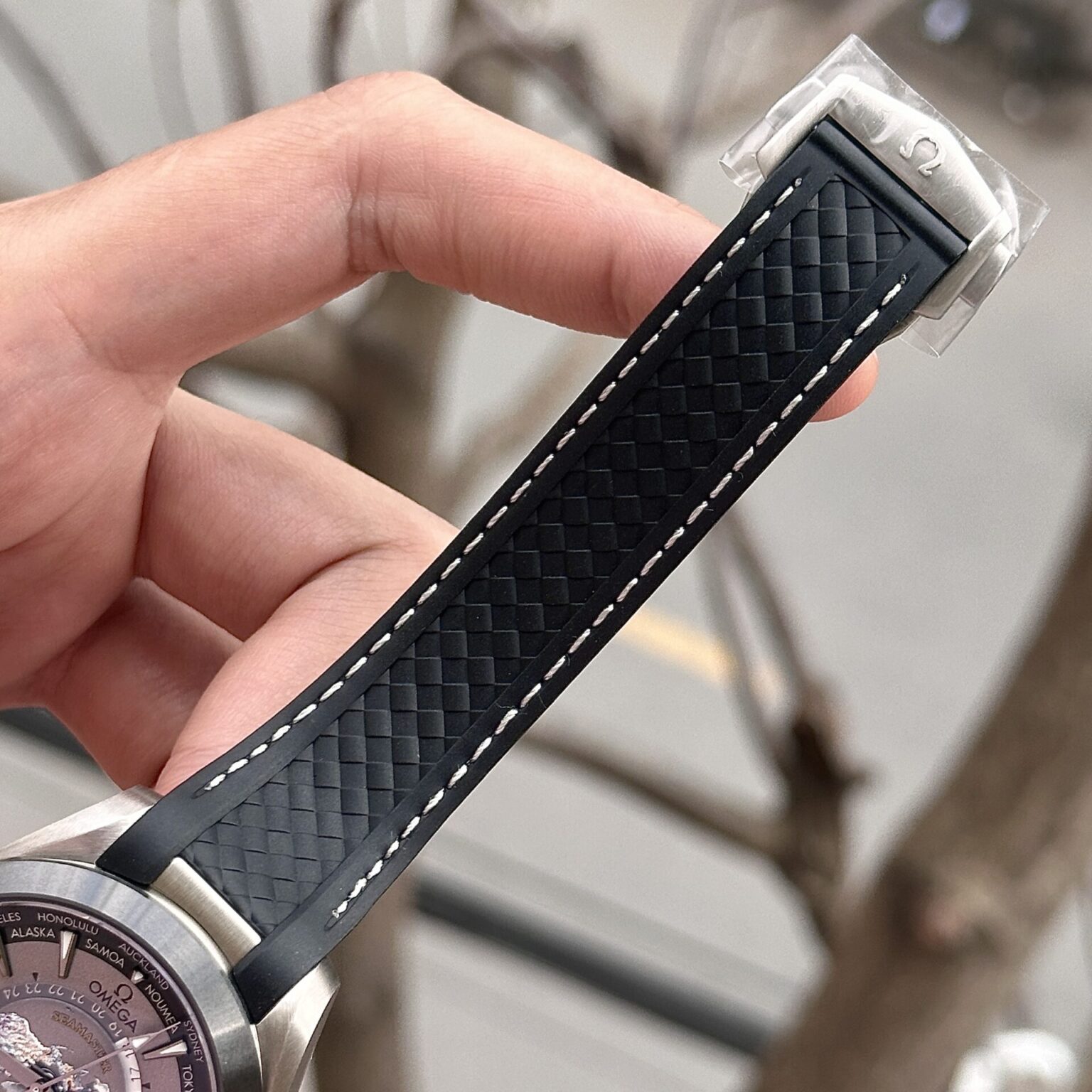 Omega Aqua Terra Worldtimer Gray Dial Rubber Strap Swiss 1:1 Grade Watch - Image 6