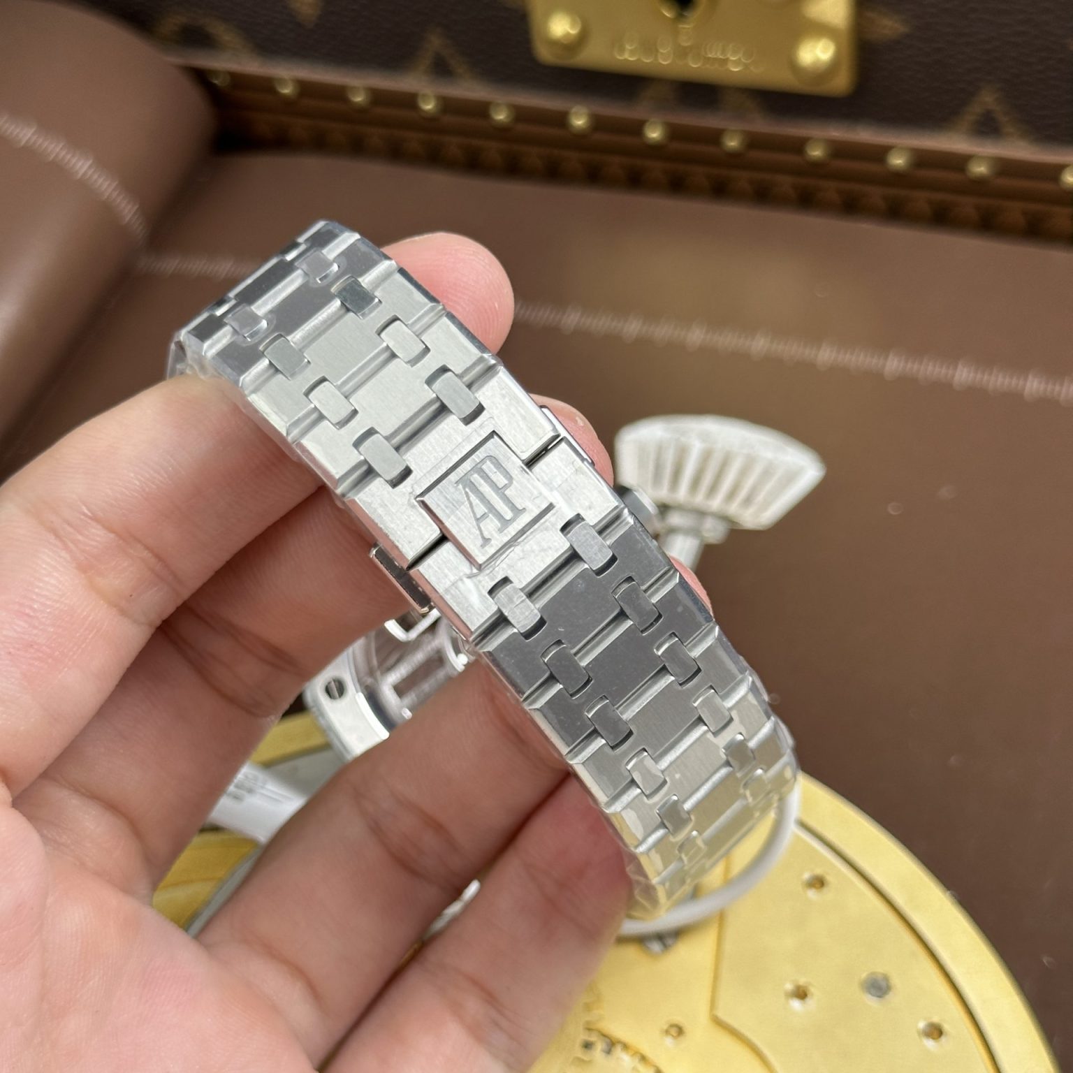 Audemars Piguet Imitation Watches Royal Oak Selfwinding Flying Tourbillon 26730ST Burgundy Dial 41mm Swiss 1:1 Grade Watch - Image 11