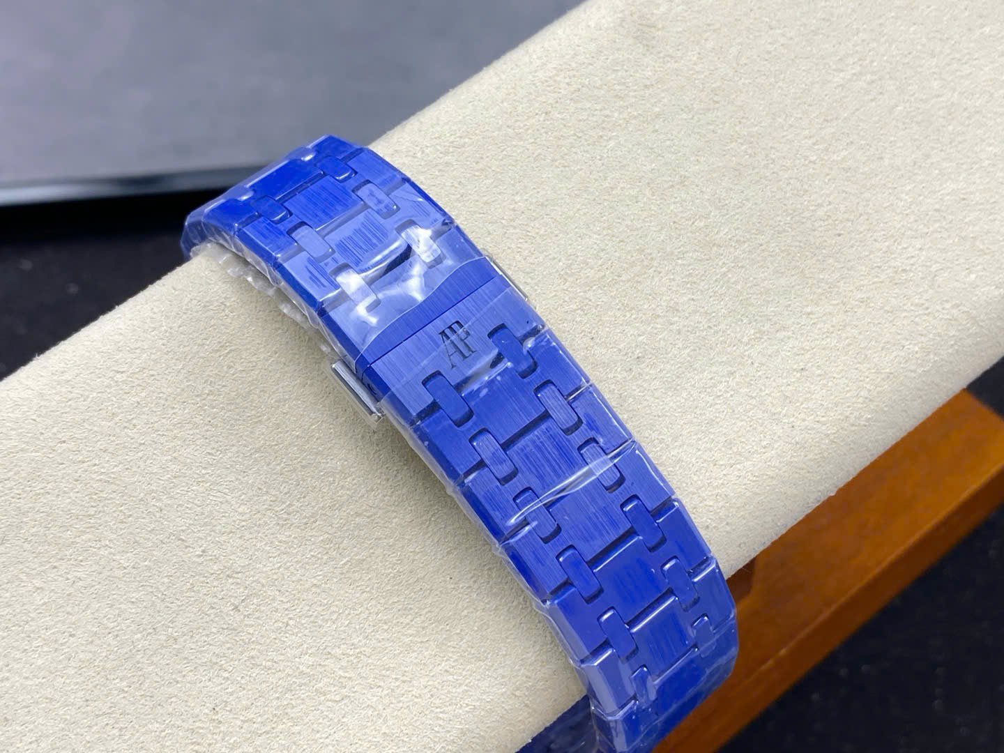 Audemars Piguet Royal Oak 15500 Blue Ceramic Blue Dial 41mm Swiss 1:1 Grade Automatic Watch - Image 7
