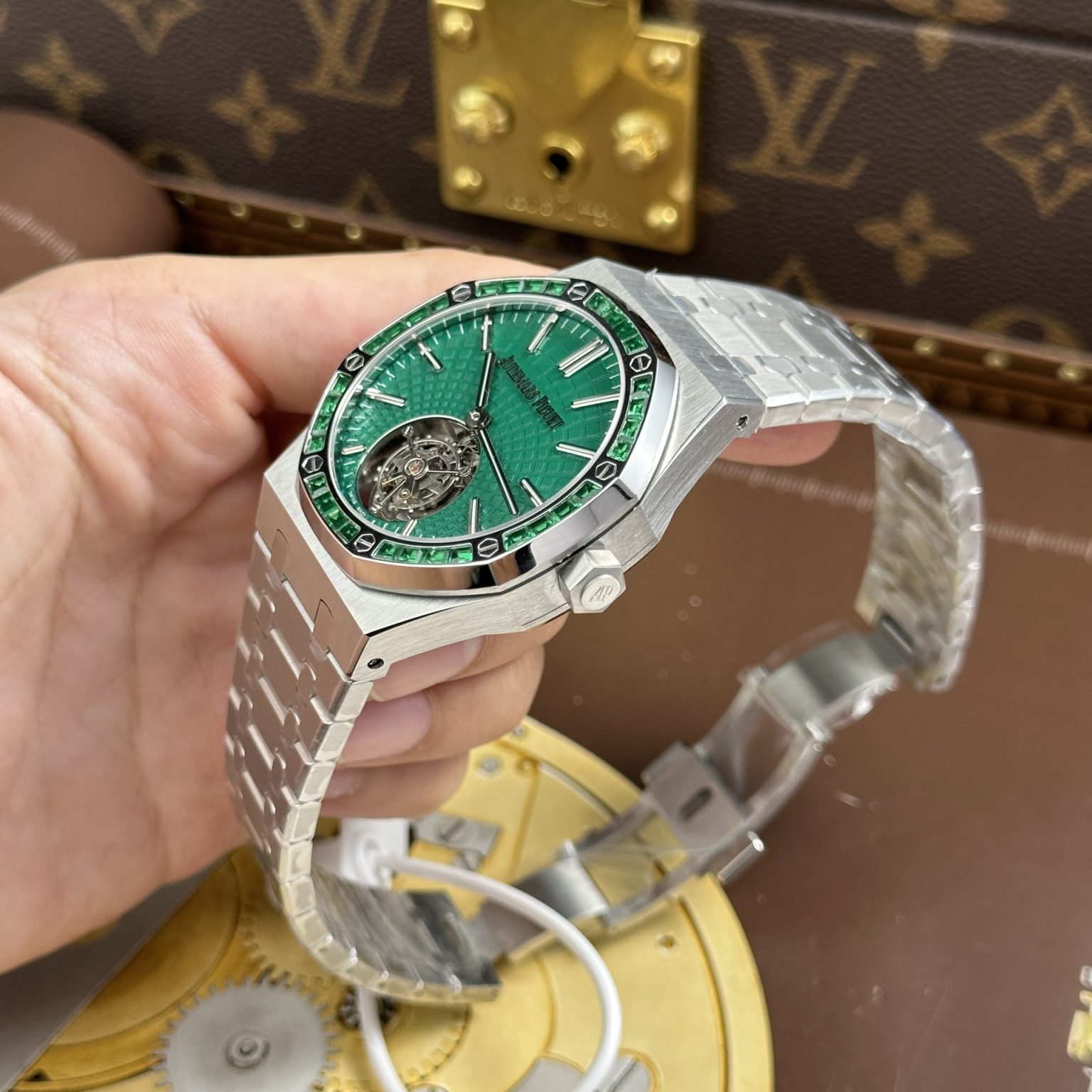 Audemars Piguet Imitation Watches Royal Oak Selfwinding Flying Tourbillon 26730BC Green Dial 41mm Swiss 1:1 Grade Automatic Watch - Image 3