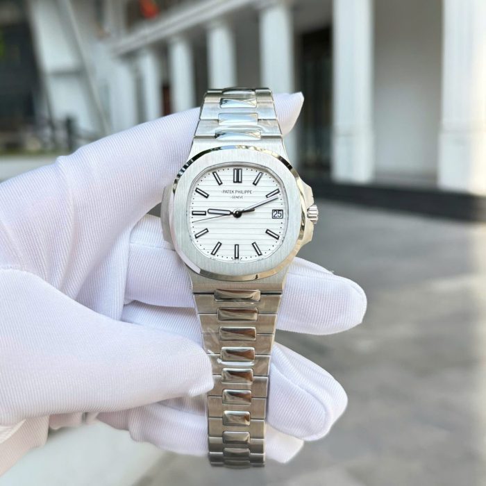 Patek Philippe Nautilus 5711 White Dial Metal Wire 40mm Swiss 1:1 Grade Automatic Watch
