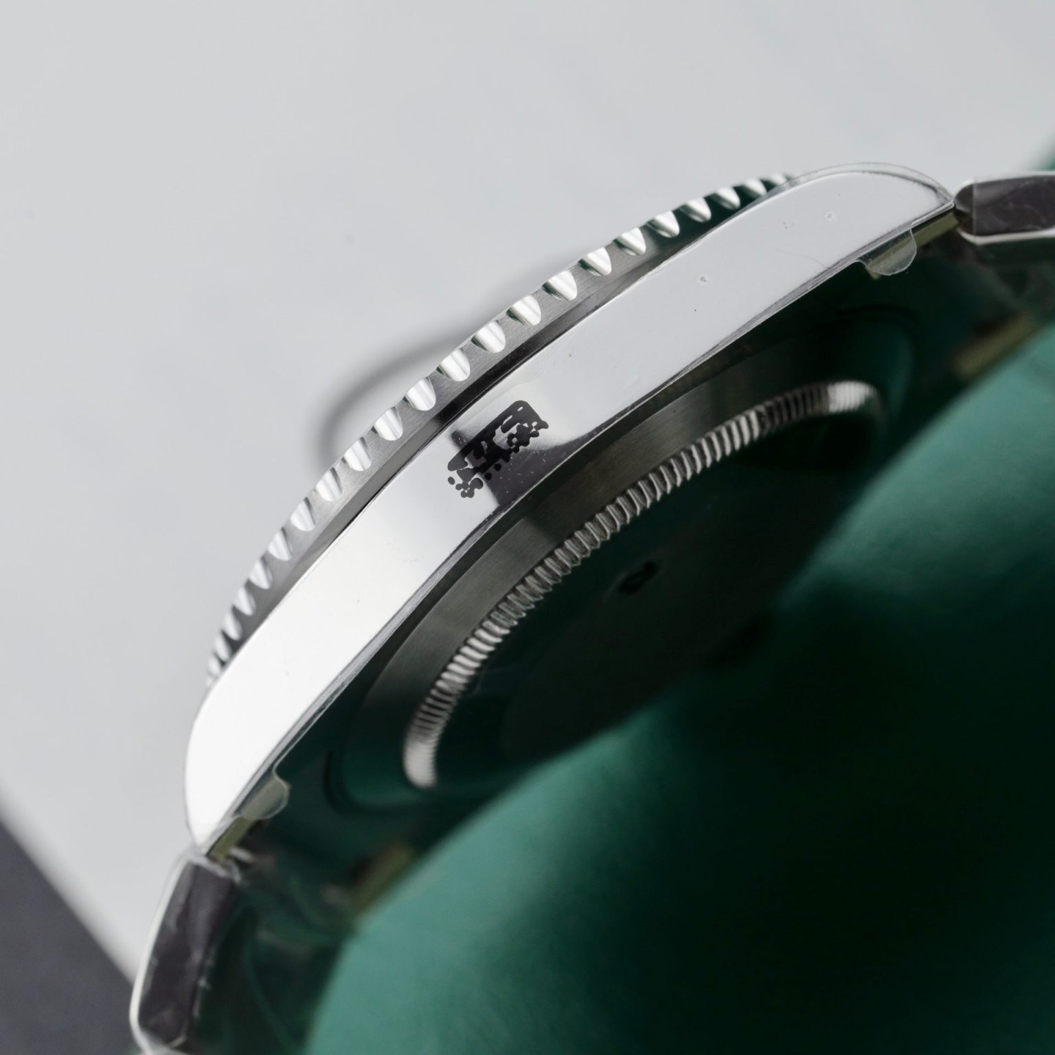 Rolex Submariner 116610LV Hulk 40mm Swiss 1:1 Grade Automatic Watch - Image 6