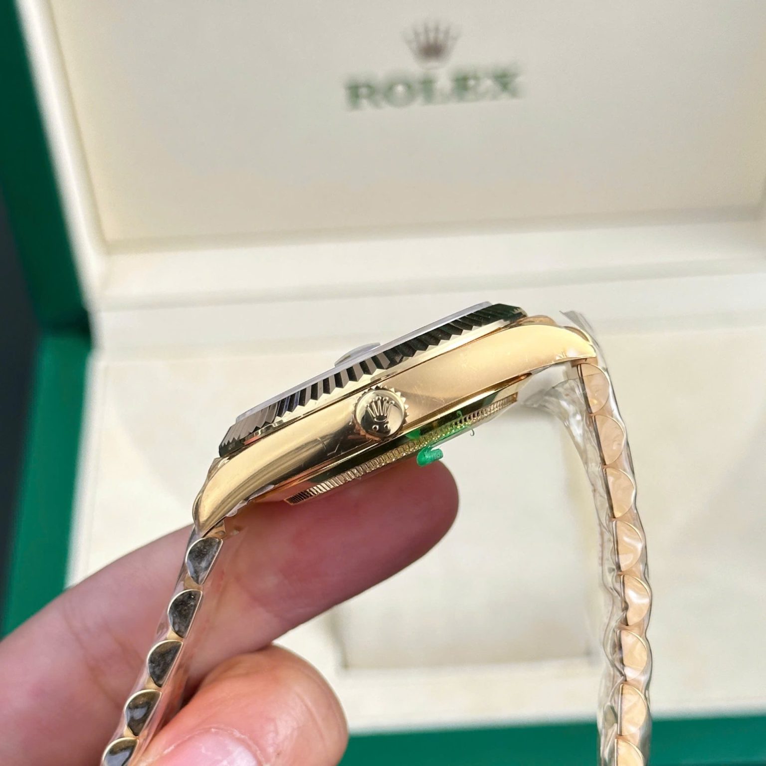 Rolex Day-Date 228238 Yellow Dial President Strap 40mm Swiss 1:1 Grade Automatic Watch - Image 10