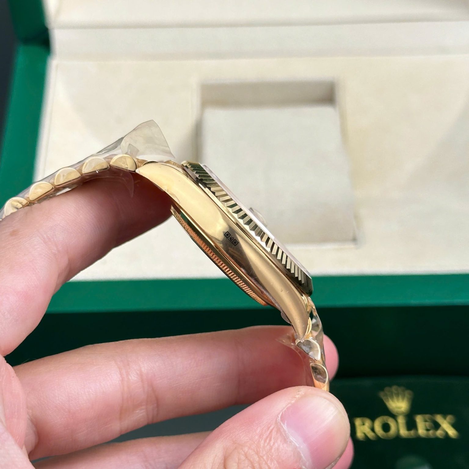Rolex Day-Date 228238 Yellow Dial President Strap 40mm Swiss 1:1 Grade Automatic Watch - Image 9