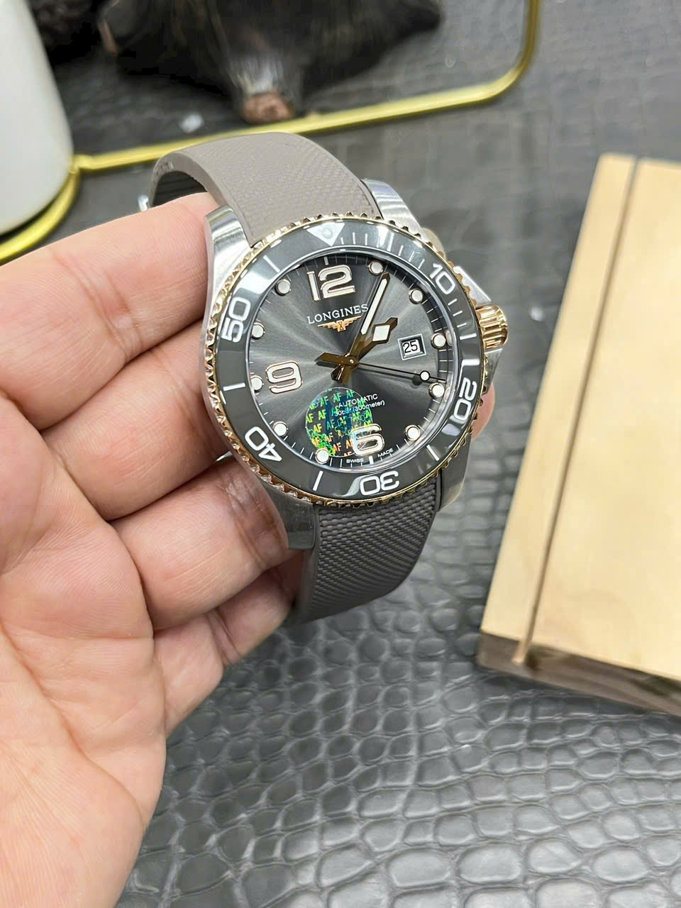 Longines HydroConquest Gray Dial 43mm Swiss 1:1 Grade Automatic Watch with Rubber Strap - Image 4