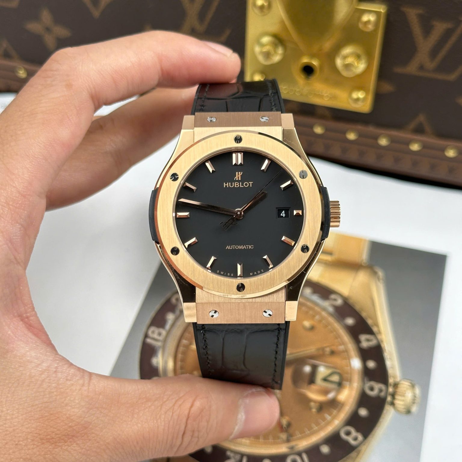 Hublot Classic Fusion King Gold Swiss 1:1 Grade Luxury Watch Black Dial Automatic 42mm - Image 3