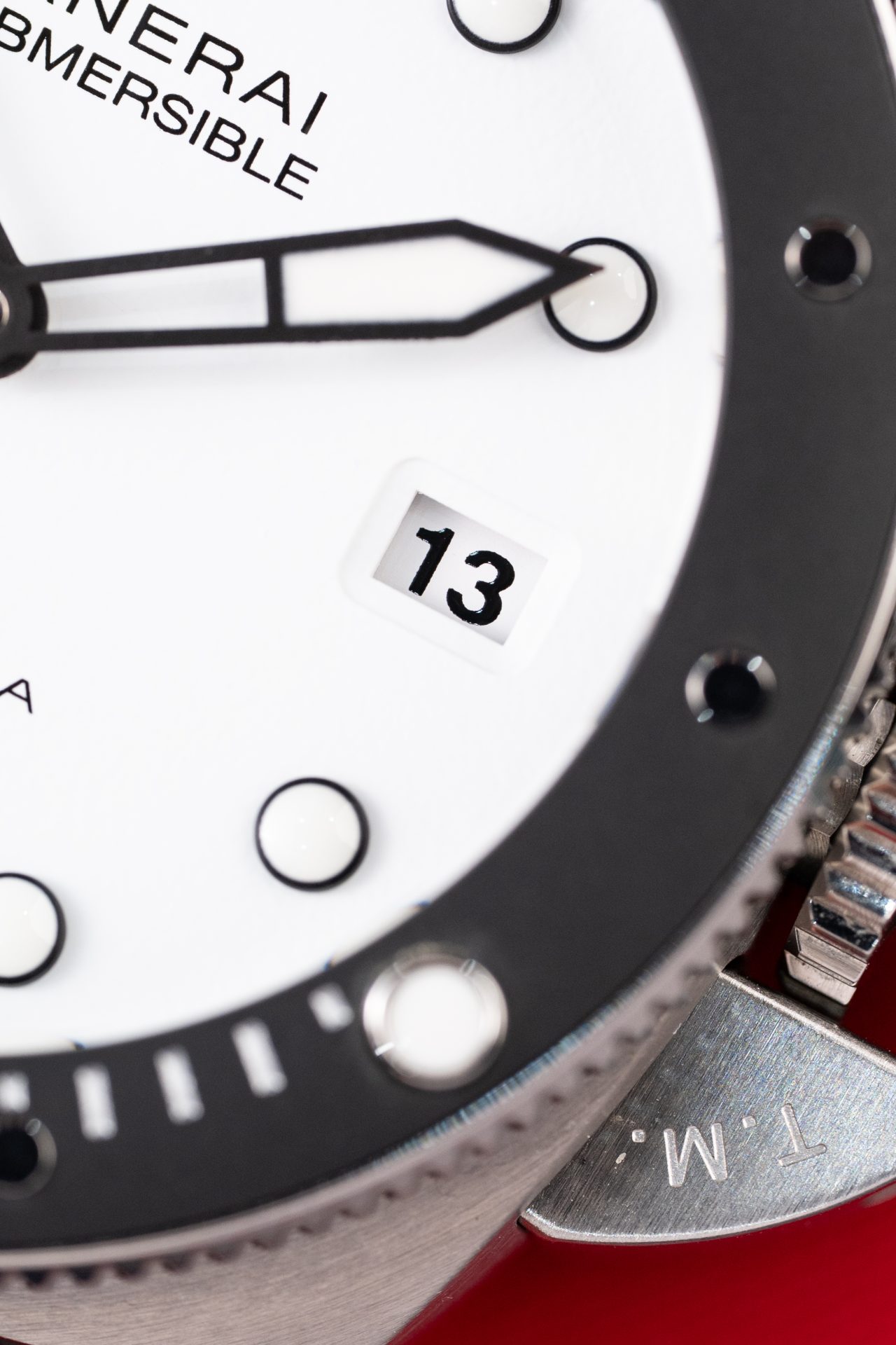 Panerai Submersible Luna Rossa PAM01579 White Dial Grey Strap Swiss 1:1 Grade Watch - Image 8