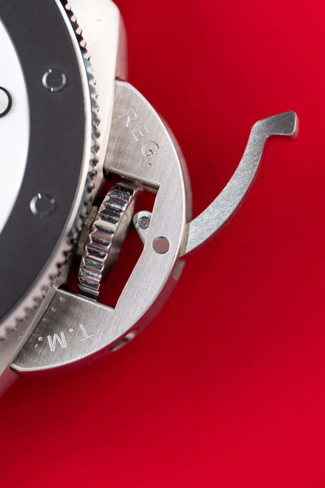 Panerai Submersible Luna Rossa PAM01579 White Dial Grey Strap Swiss 1:1 Grade Watch - Image 11