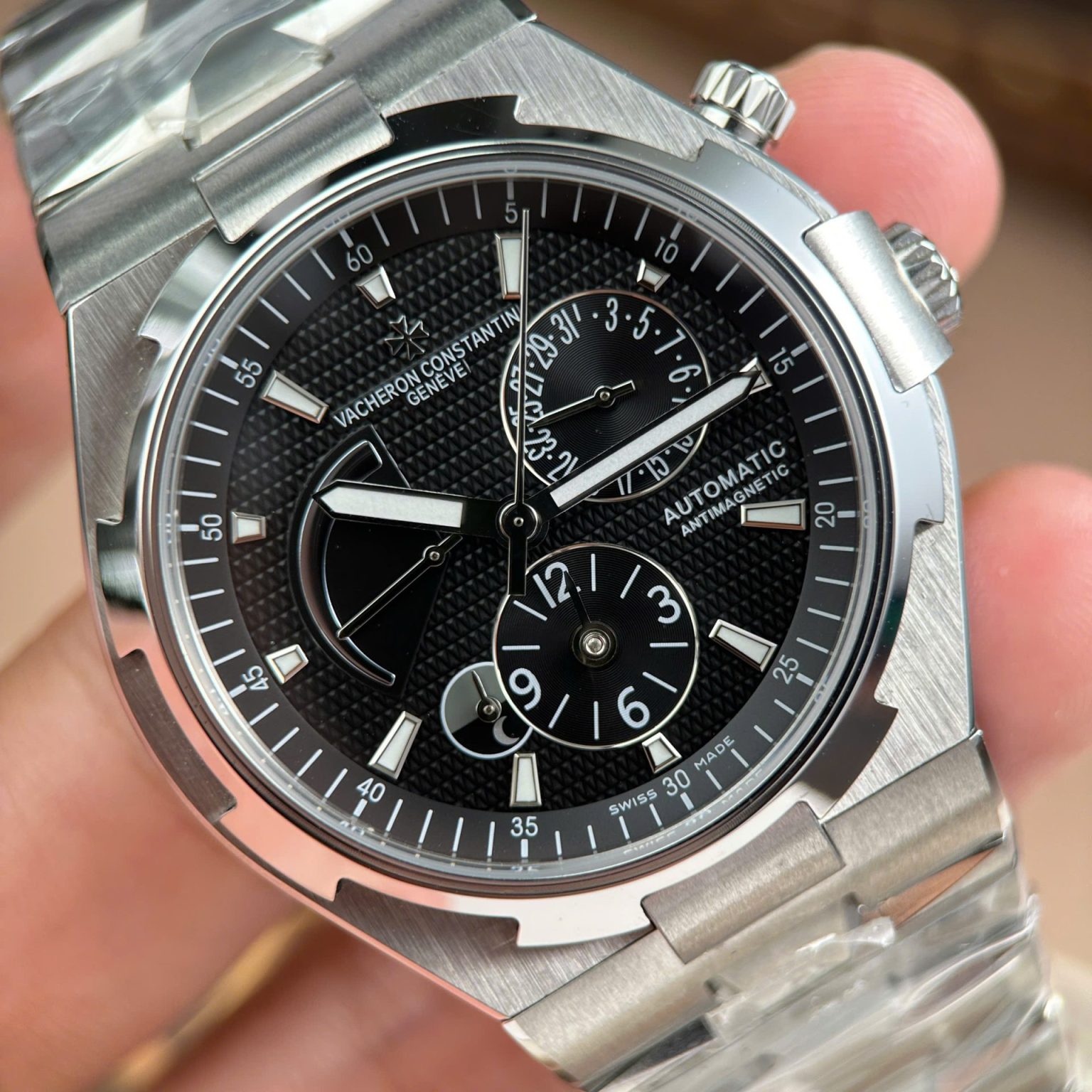 Vacheron Constantin Overseas Dual Time Swiss 1:1 Grade Imitation Watch Black Dial Automatic 42mm - Image 3
