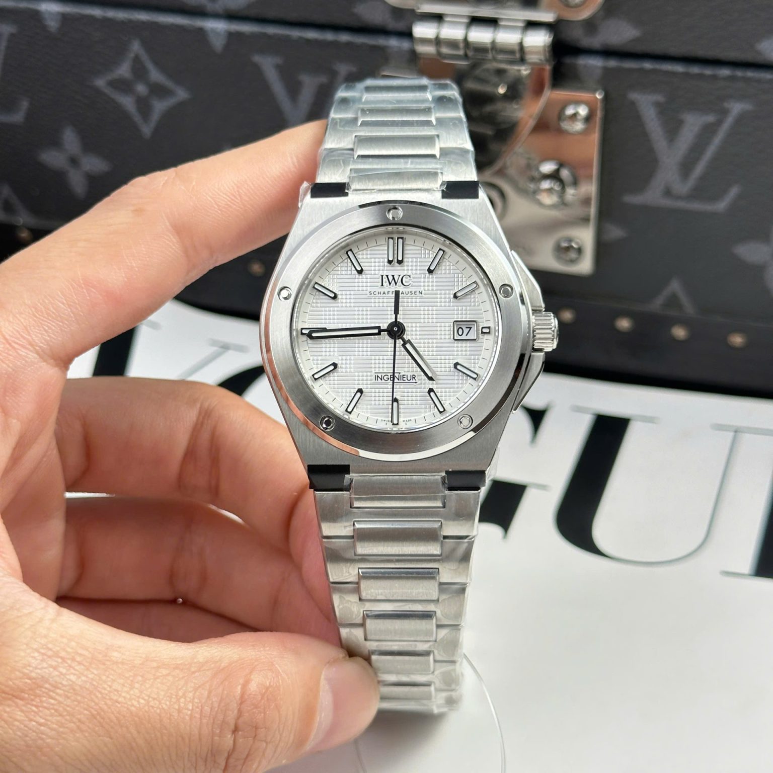 IWC Ingenieur Swiss 1:1 Grade Super Clone Watch White Dial Automatic 40mm