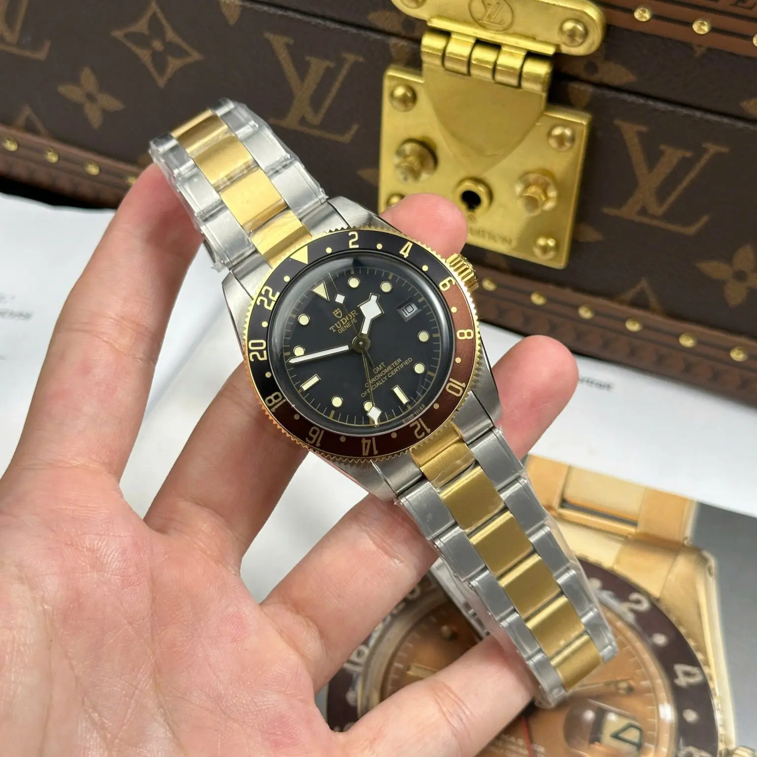 Tudor Black Bay GMT S&G Swiss 1:1 Grade Watch Black Dial Automatic 41mm - Image 2