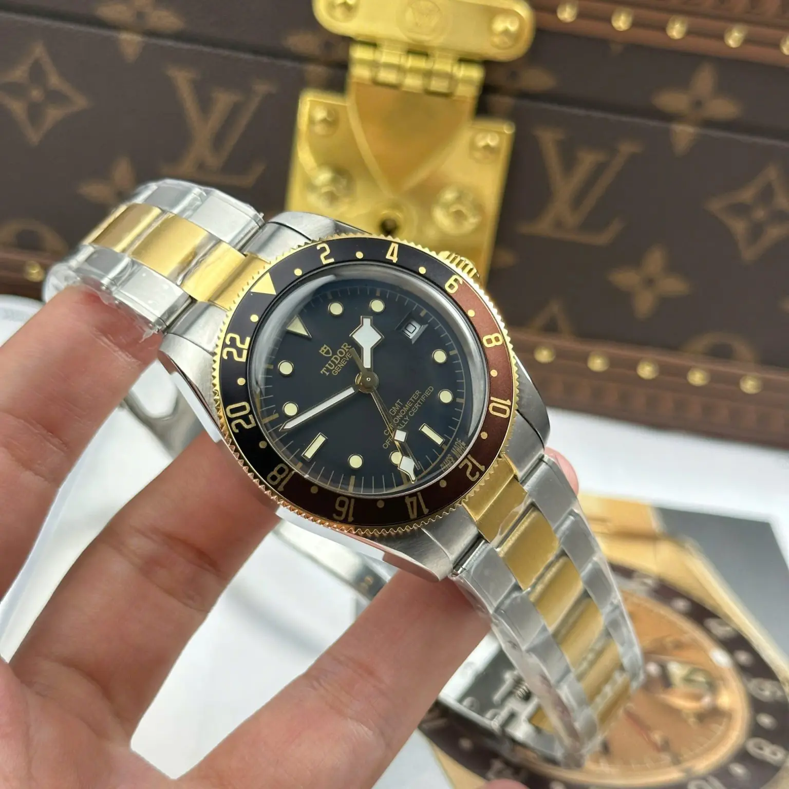 Tudor Black Bay GMT S&G Swiss 1:1 Grade Watch Black Dial Automatic 41mm - Image 3
