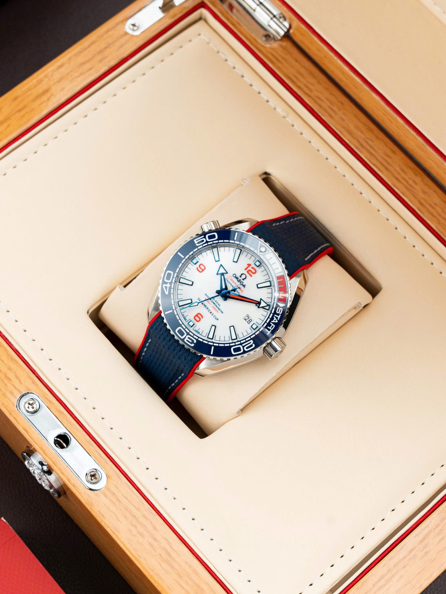 Omega Seamaster Planet Ocean 600M Swiss 1:1 Grade Watch White Dial Automatic 43.5mm - Image 2