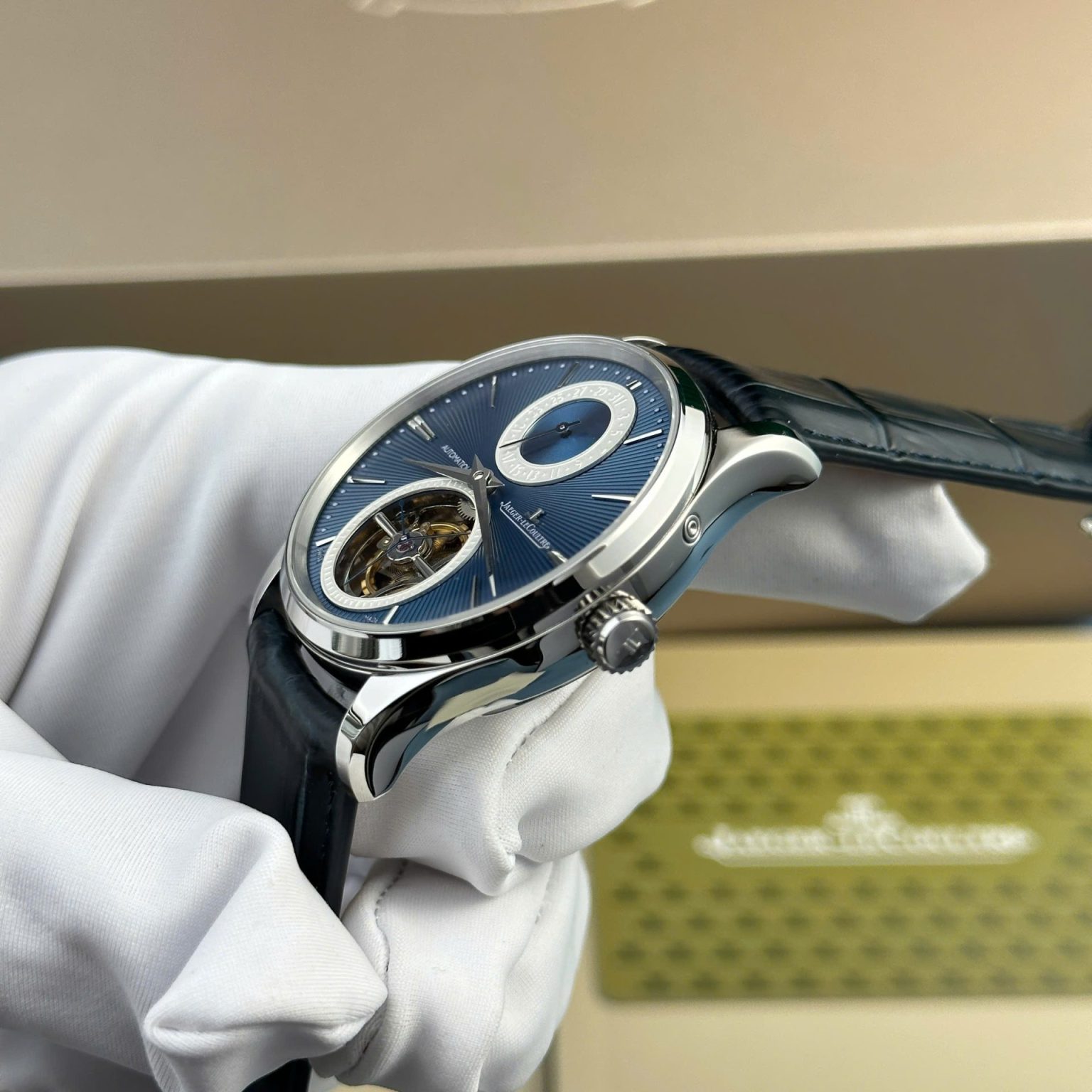 Jaeger-LeCoultre Master Ultra Thin Swiss 1:1 Grade Replica Watch Custom Tourbillon 40mm - Image 9