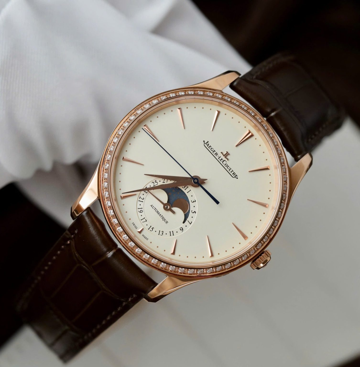 Jaeger-LeCoultre Master Ultra Thin Swiss 1:1 Grade Replica Watch Power Reserve Men’s Leather Strap 39mm - Image 2