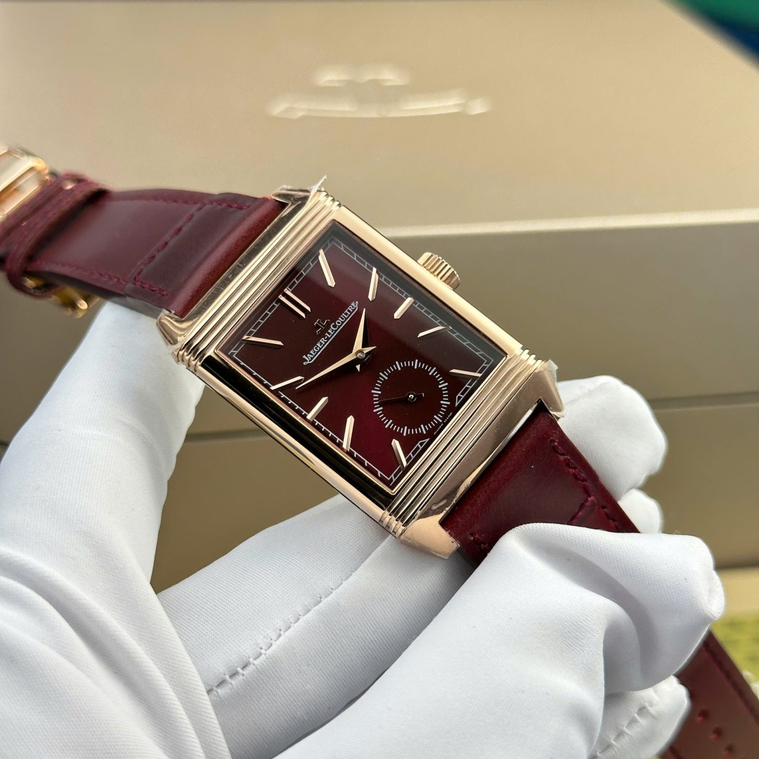 Jaeger-LeCoultre Swiss 1:1 Grade Rose Gold Replica Watch Leather Strap 27.4×45.6mm - Image 4