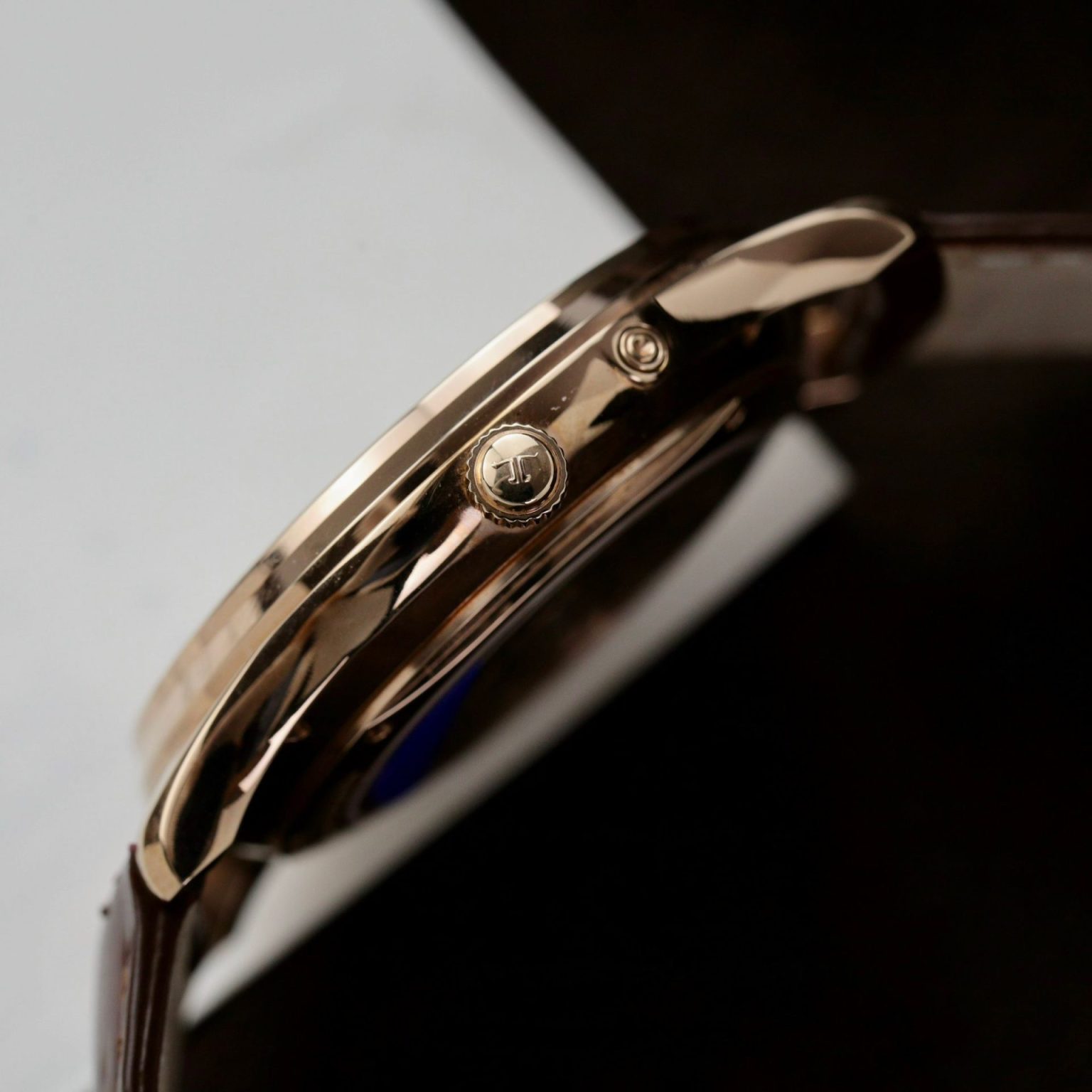 Jaeger-LeCoultre Master Ultra Thin Swiss 1:1 Grade Replica Watch Rose Gold Leather Strap 39mm - Image 8