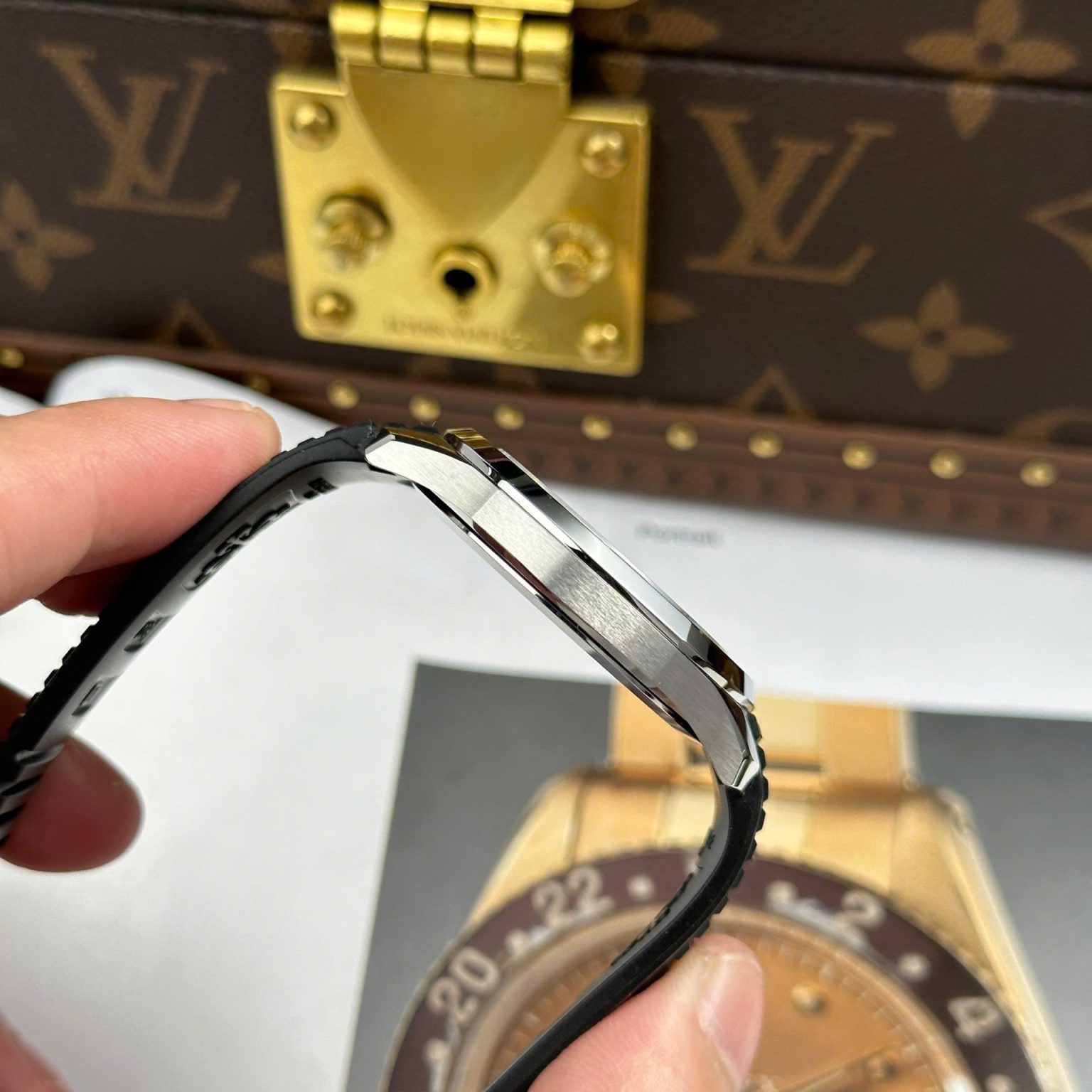 Patek Philippe Aquanaut 5167 Swiss 1:1 Grade Knock Off Watch Gray Dial Rubber Strap 40mm - Image 10