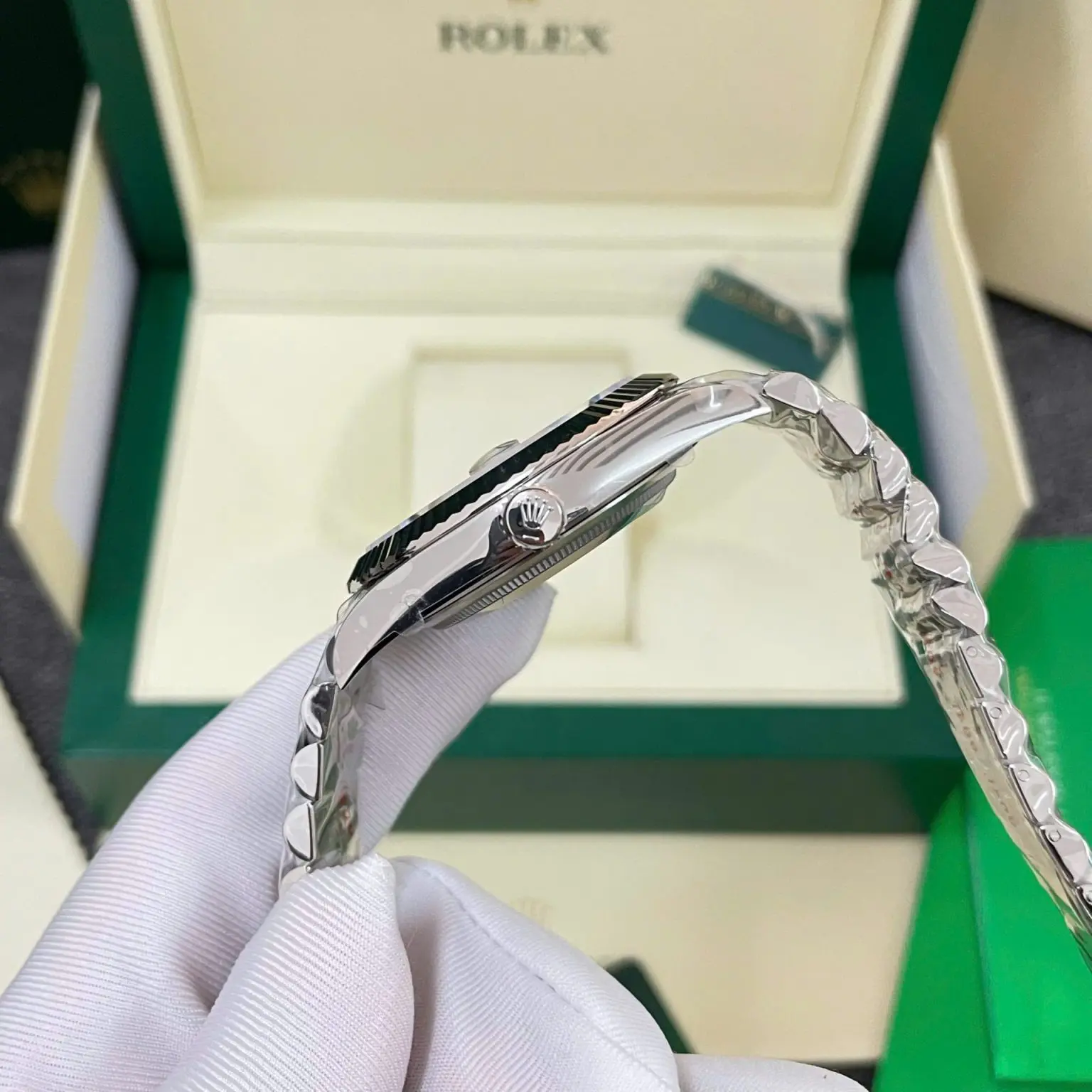 Rolex Datejust 126334 Replica Watch Mother of Pearl Dial Jubilee Strap 41mm - Image 5