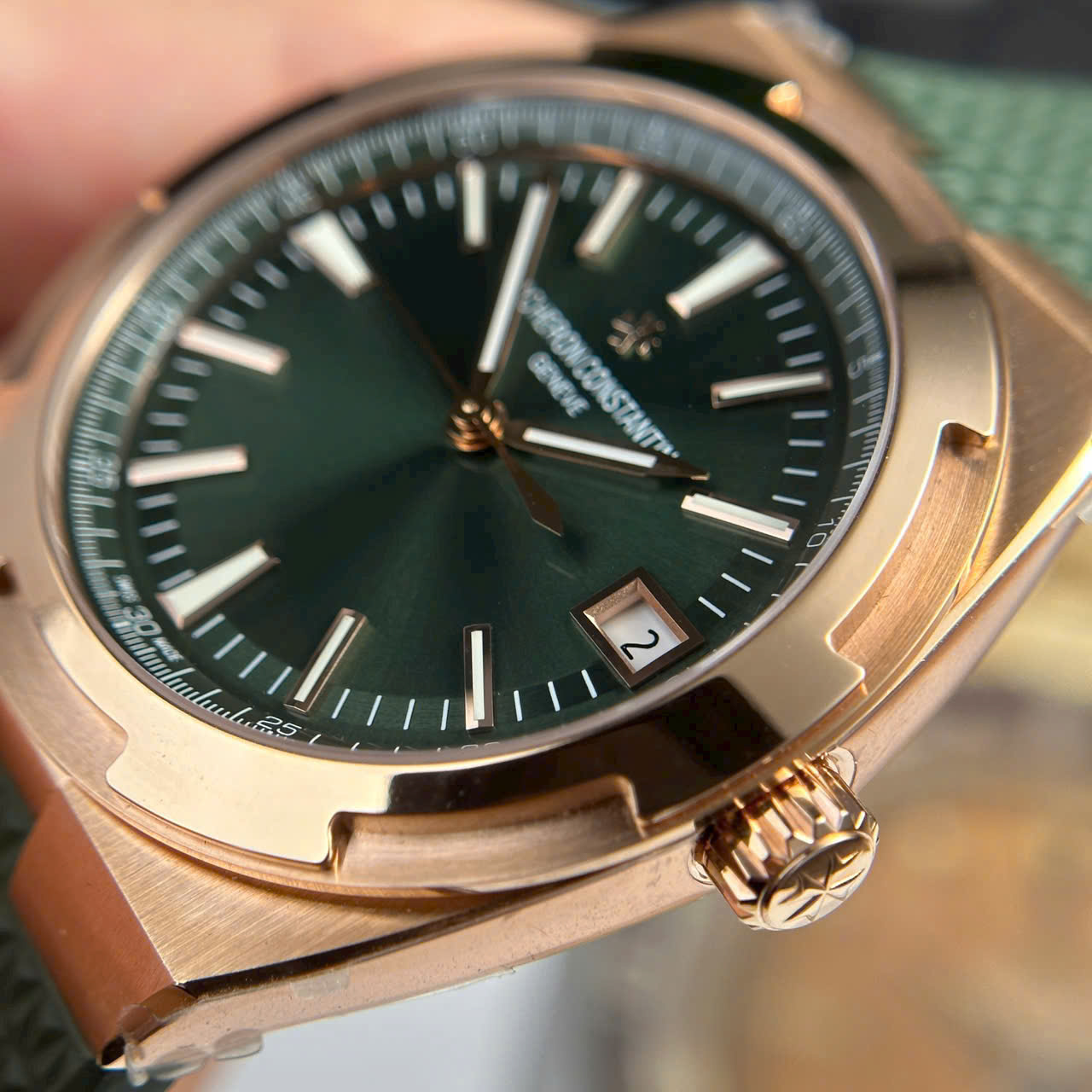 Vacheron Constantin Overseas 4500V Green Dial 41mm Swiss 1:1 Grade Luxury Watch - Image 5