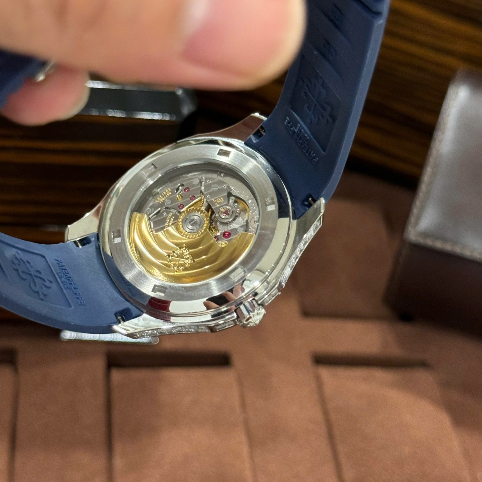 Patek Philippe Aquanaut 5168G 42mm Swiss 1:1 Grade – Blue Dial Diamond Bezel - Image 6