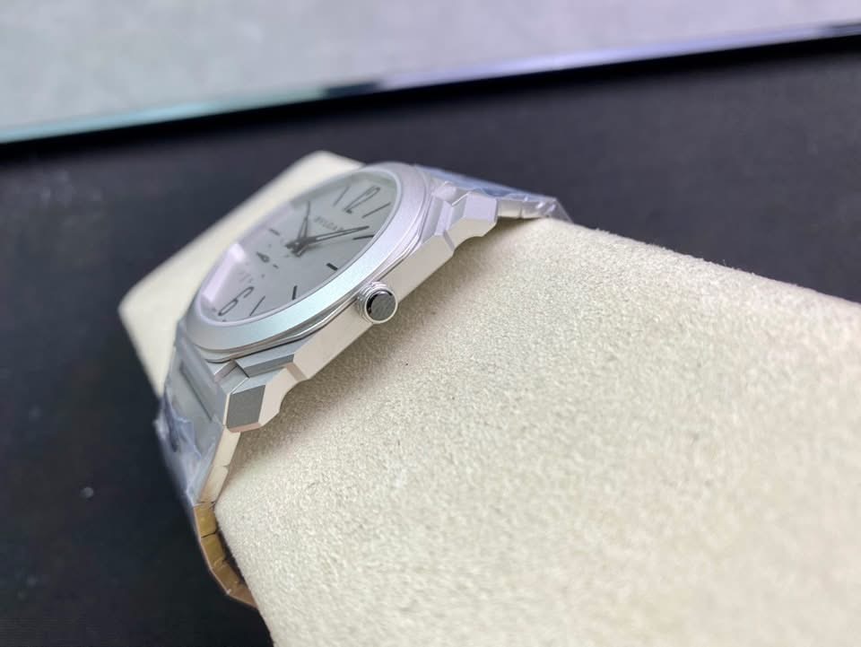 Bvlgari Octo Finissimo Swiss 1:1 Grade Watch – Light Dial & Integrated Bracelet - Image 3