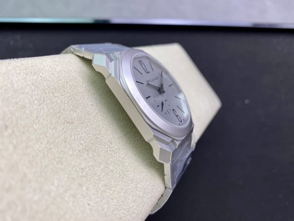 Bvlgari Octo Finissimo Swiss 1:1 Grade Watch – Light Dial & Integrated Bracelet - Image 4