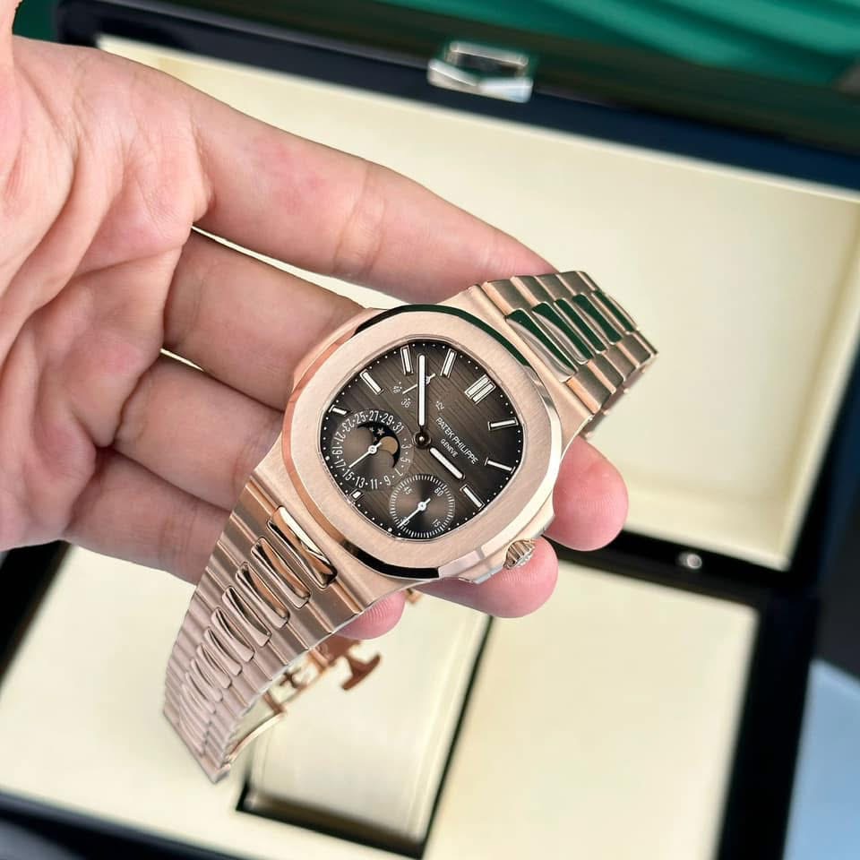 Patek Philippe Nautilus 5712/1R- 001 Rose Gold – Swiss 1:1 Grade Watch - Image 8