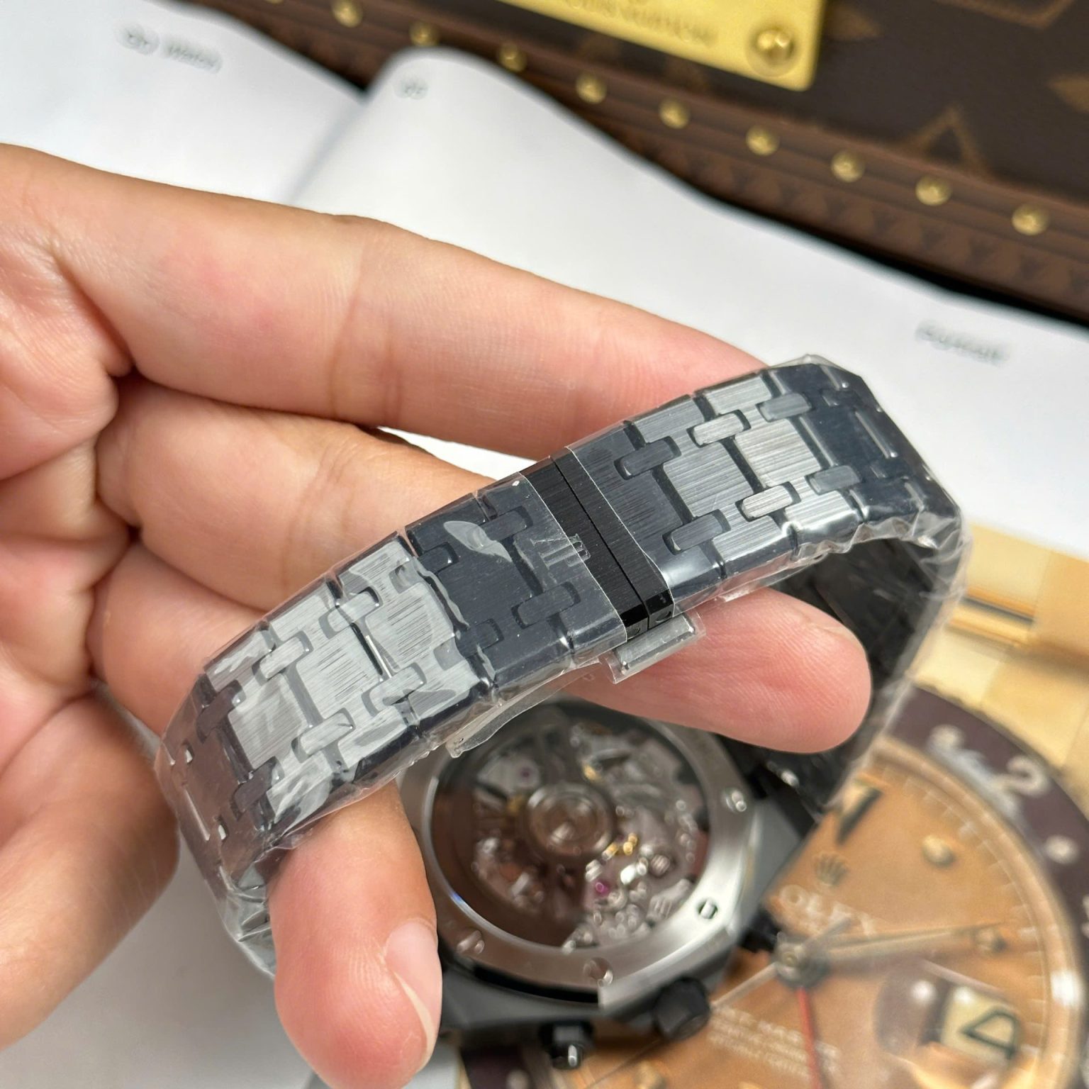 Audemars Piguet Royal Oak Chronograph 26240 Black Ceramic Charcoal Blue Dial 41mm Swiss 1:1 Grade Luxury Watch - Image 12