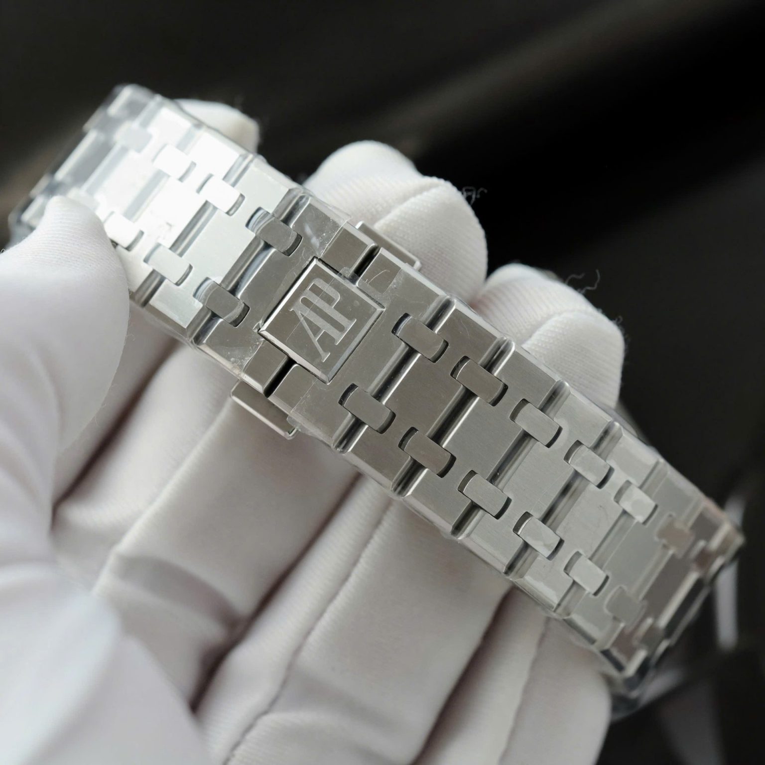 Audemars Piguet Royal Oak 26574 Salmon Dial 41mm Swiss 1:1 Grade Luxury Watch - Image 10
