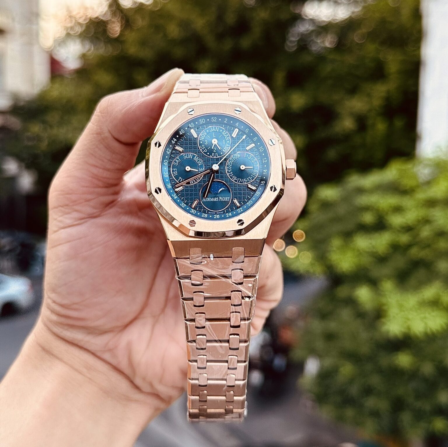 Audemars Piguet Royal Oak 26574OR Blue Dial 41mm Swiss 1:1 Grade Luxury Watch