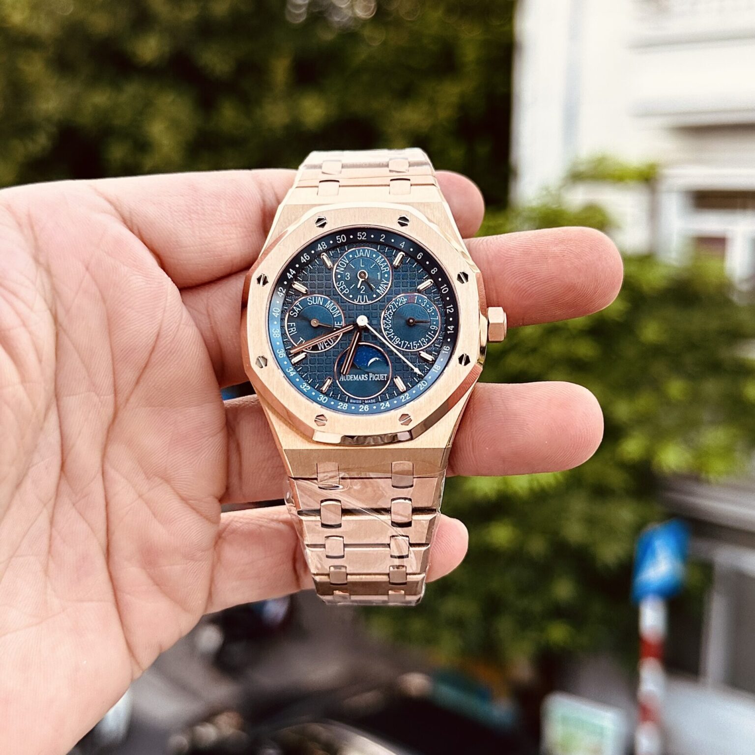 Audemars Piguet Royal Oak 26574OR Blue Dial 41mm Swiss 1:1 Grade Luxury Watch - Image 2